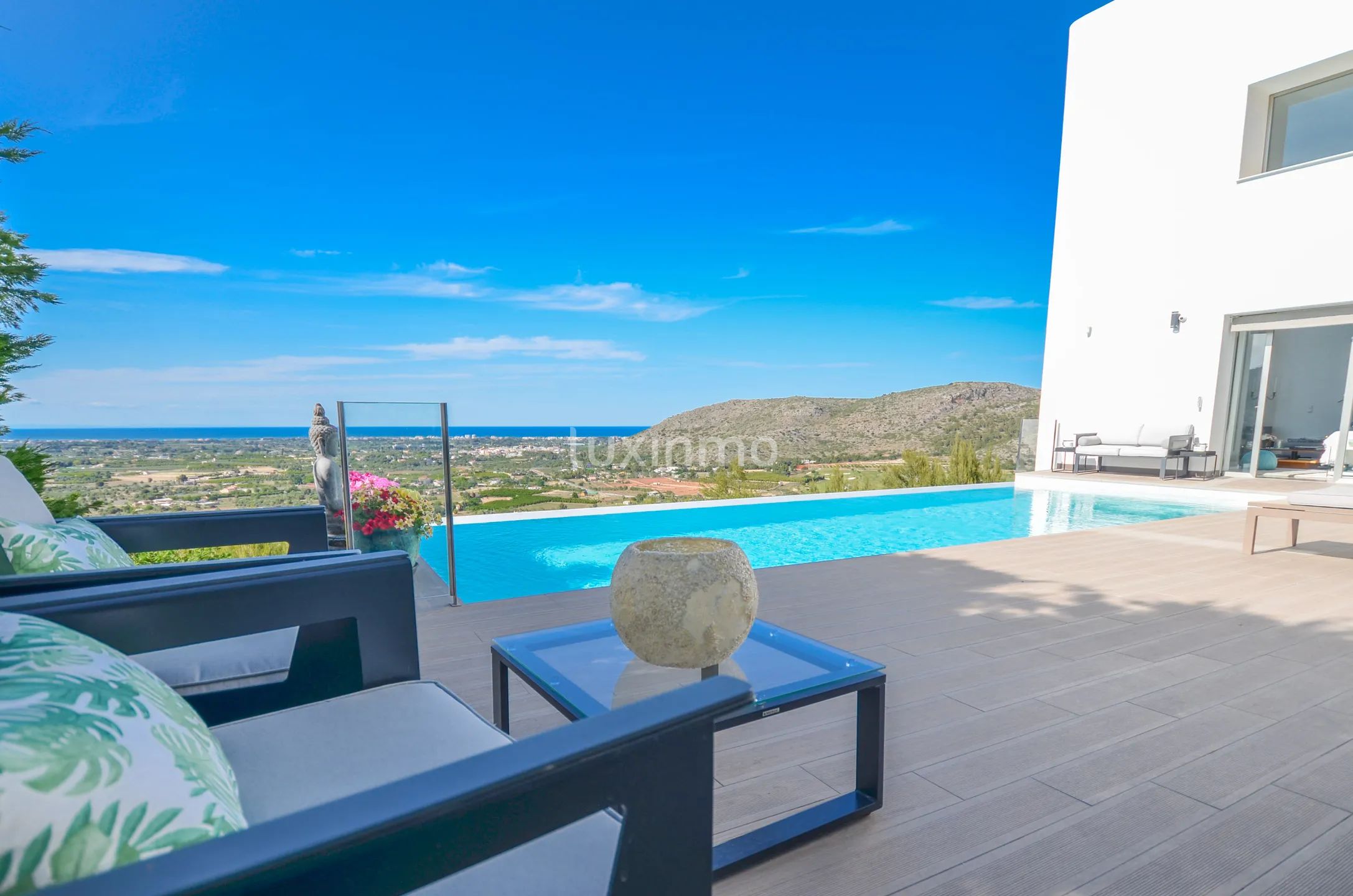 Modern villa with sea view and infinity pool near Denia — photo 28