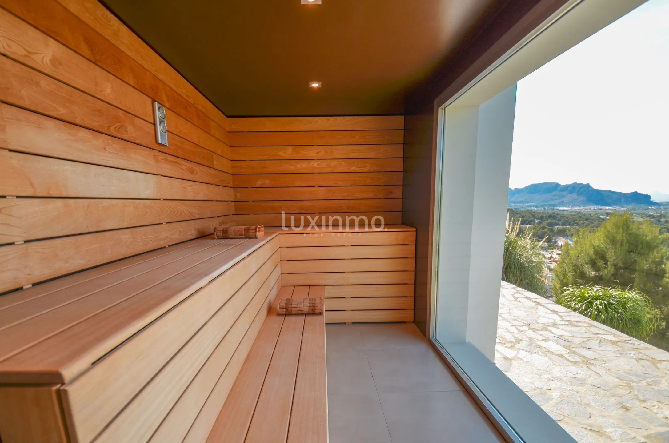 Modern villa with sea view and infinity pool near Denia — photo 16