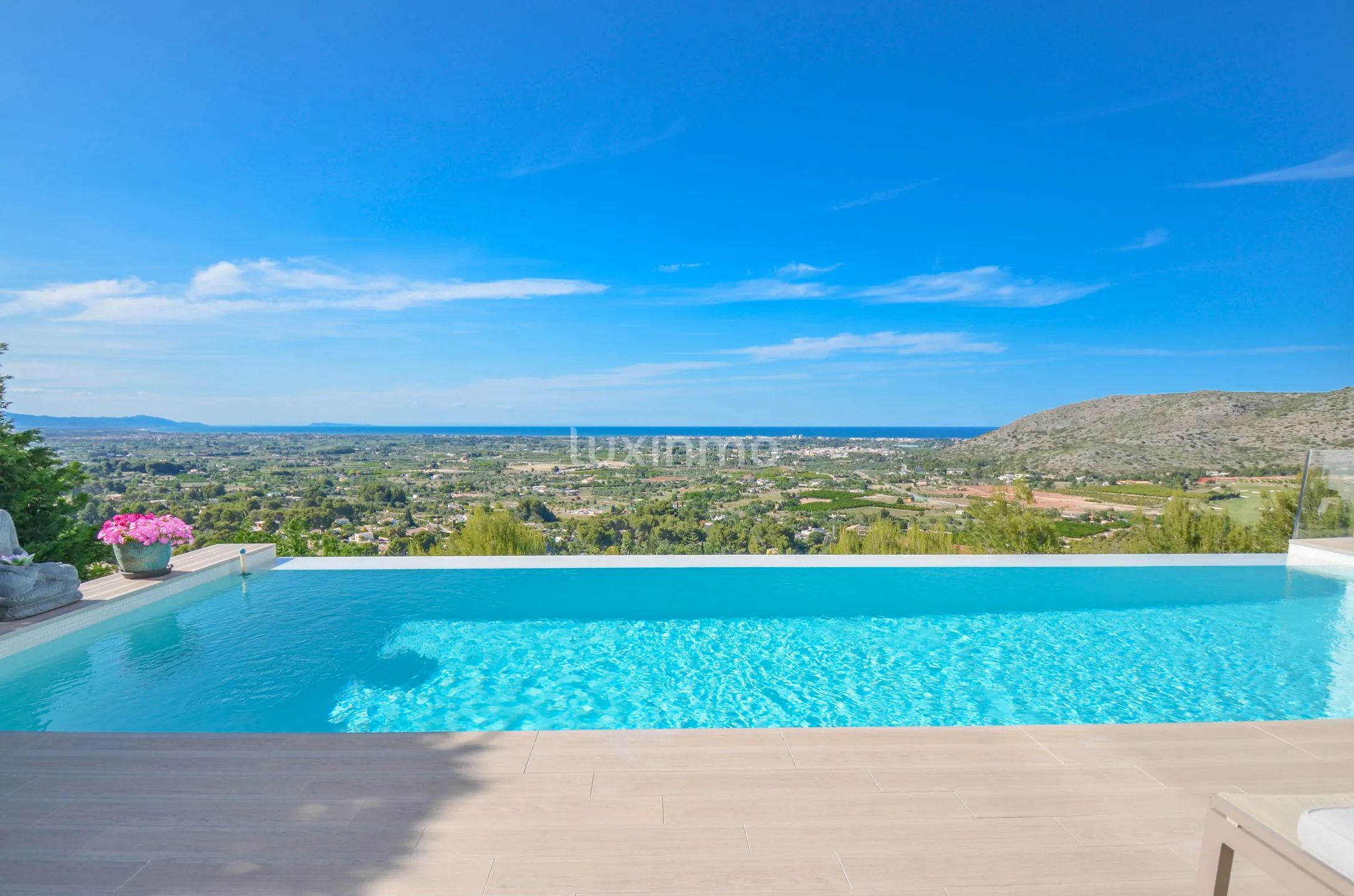 Modern villa with sea view and infinity pool near Denia — photo 27