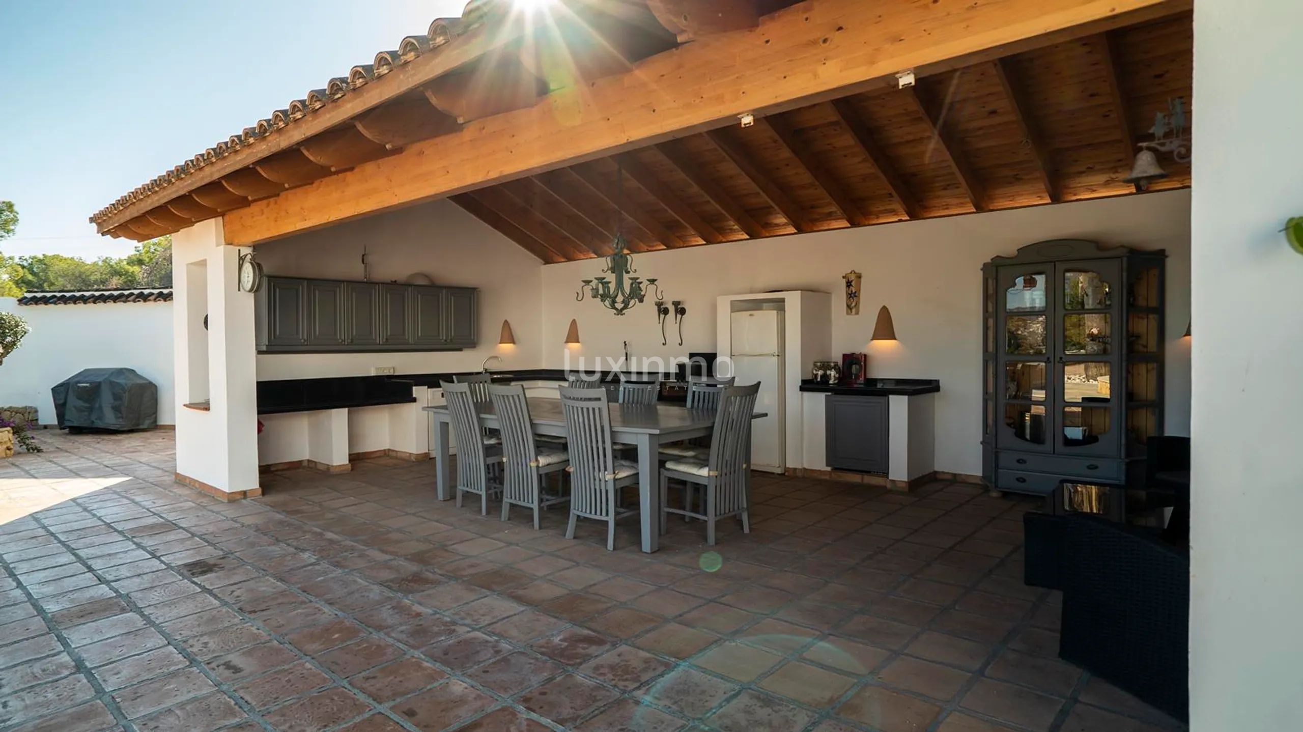 Grande finca à vendre avec vue sur la mer sur un grand terrain privé à proximité des commodités — photo 18