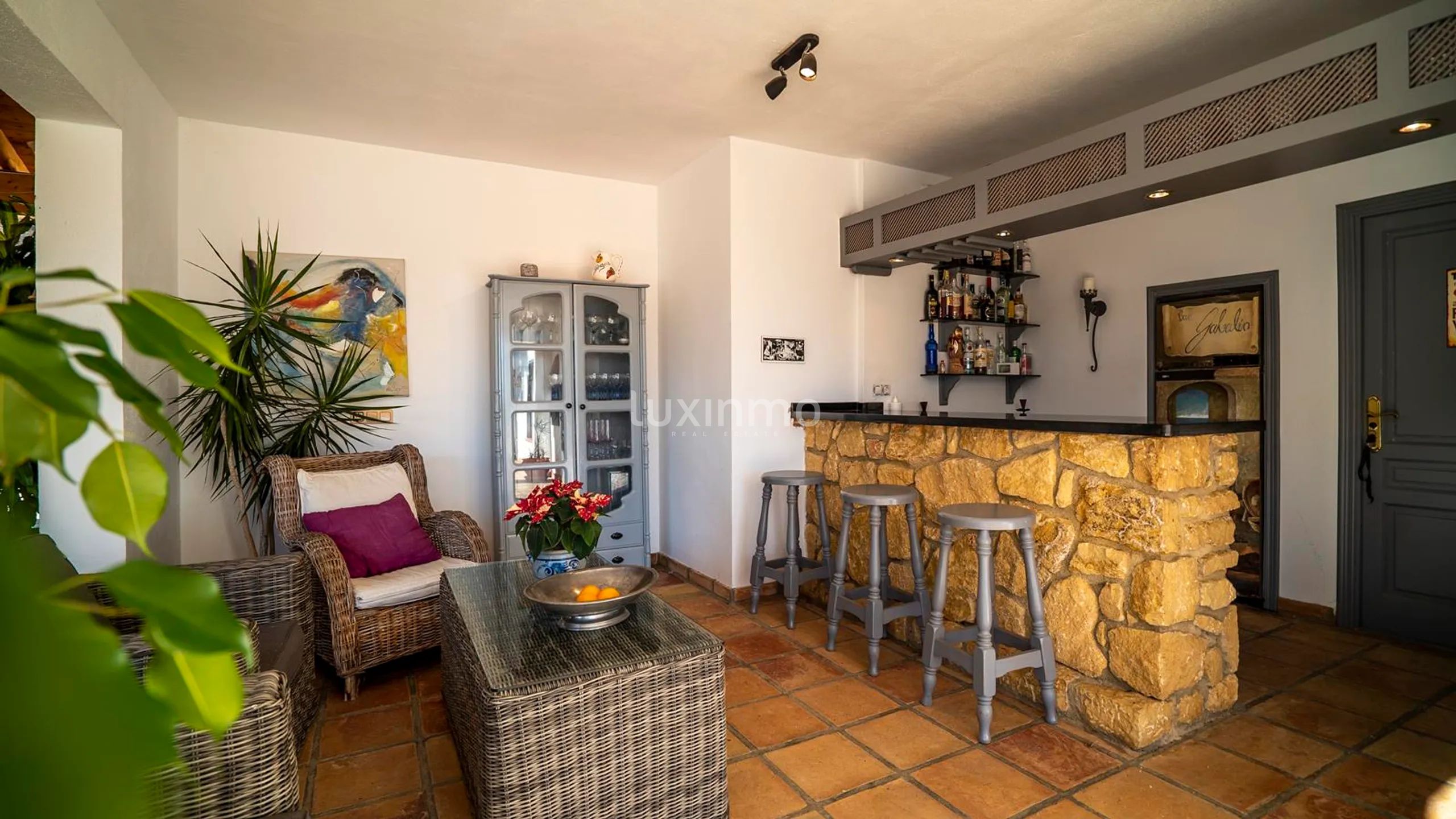 Grande finca à vendre avec vue sur la mer sur un grand terrain privé à proximité des commodités — photo 26