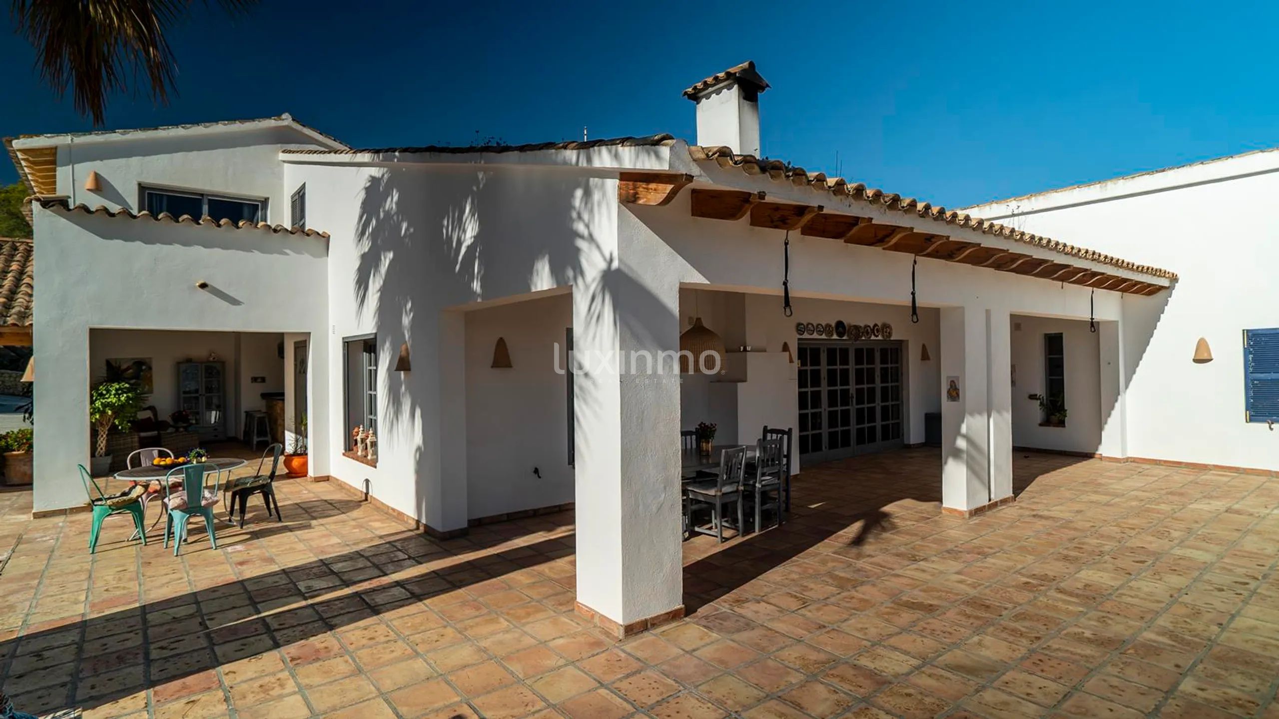 Grande finca à vendre avec vue sur la mer sur un grand terrain privé à proximité des commodités — photo 14