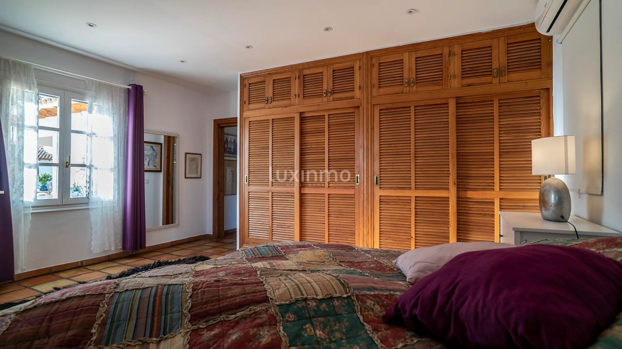 Grande finca à vendre avec vue sur la mer sur un grand terrain privé à proximité des commodités — photo 10