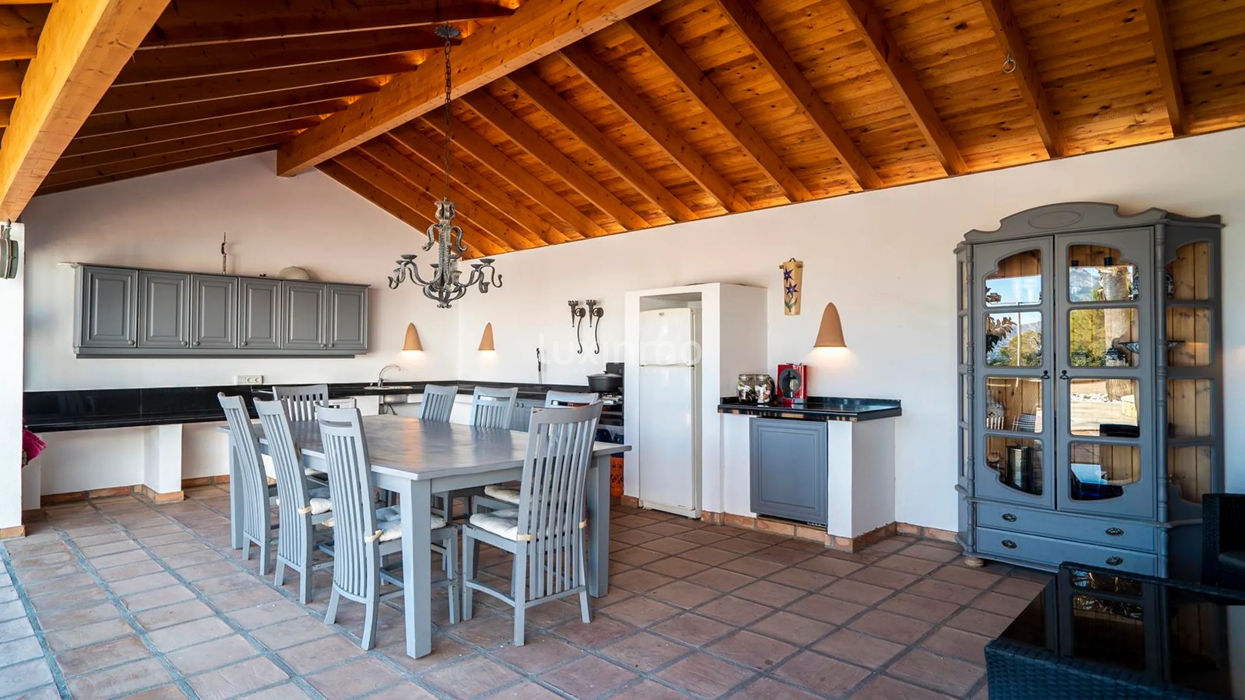 Grande finca à vendre avec vue sur la mer sur un grand terrain privé à proximité des commodités — photo 15