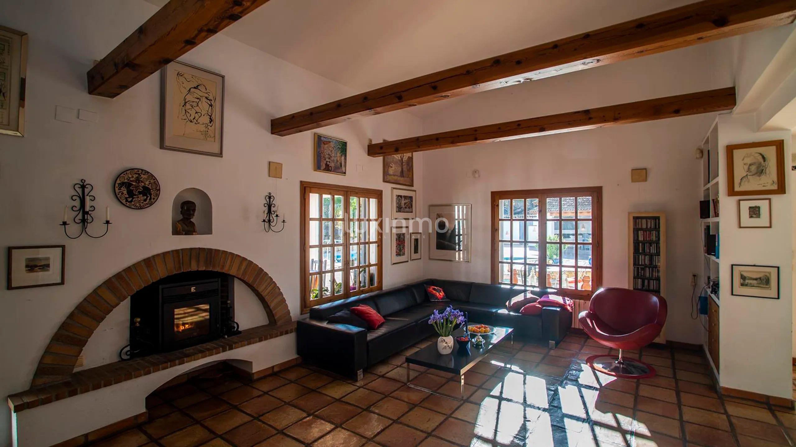 Grande finca à vendre avec vue sur la mer sur un grand terrain privé à proximité des commodités — photo 23