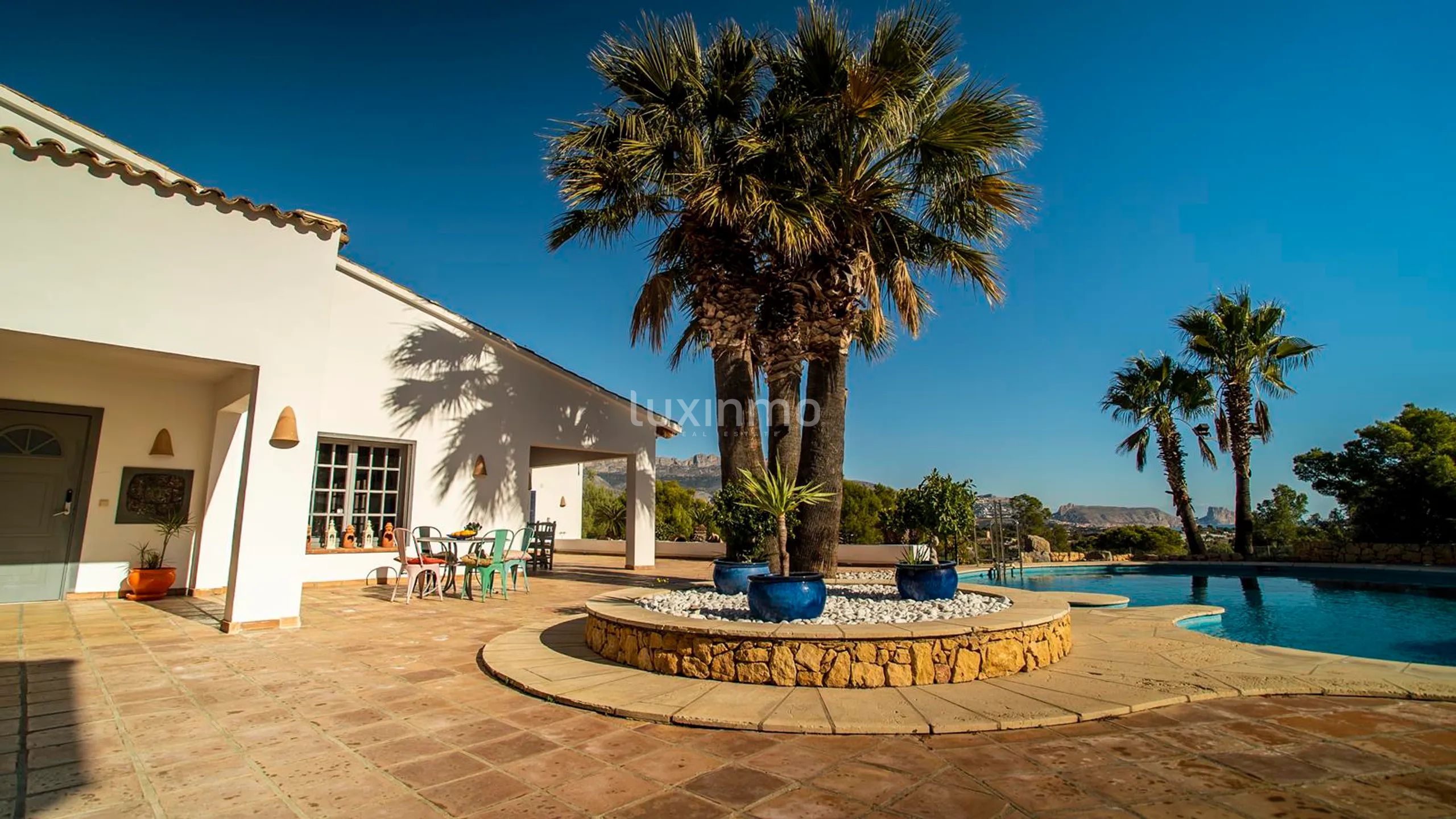 Grande finca à vendre avec vue sur la mer sur un grand terrain privé à proximité des commodités — photo 19