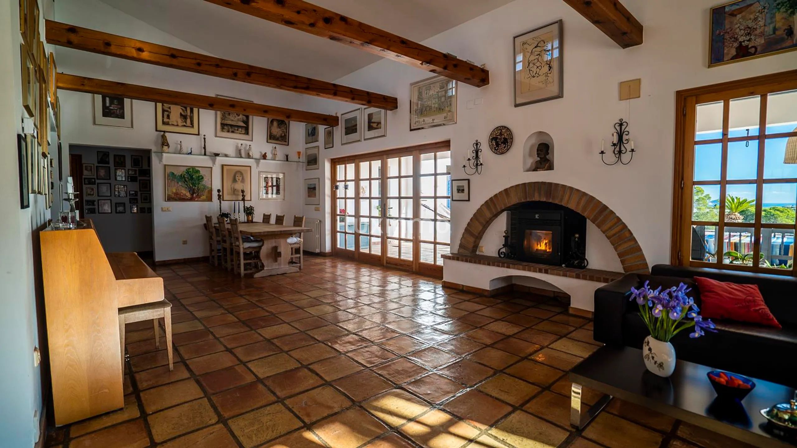 Grande finca à vendre avec vue sur la mer sur un grand terrain privé à proximité des commodités — photo 24