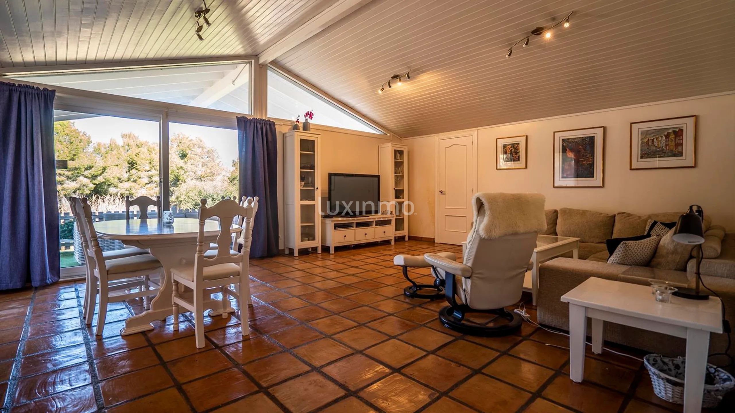 Grande finca à vendre avec vue sur la mer sur un grand terrain privé à proximité des commodités — photo 22