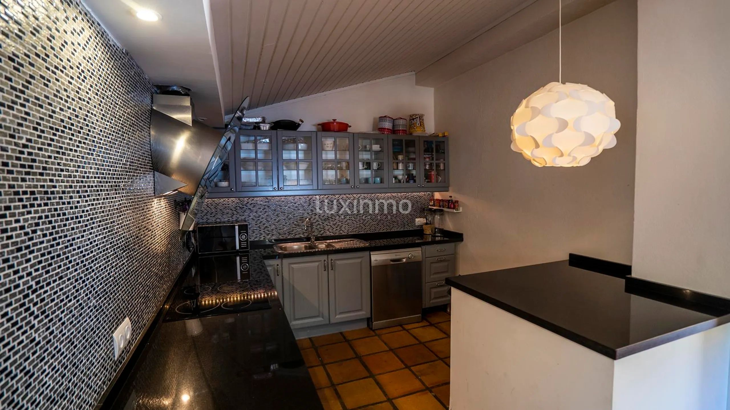 Grande finca à vendre avec vue sur la mer sur un grand terrain privé à proximité des commodités — photo 29