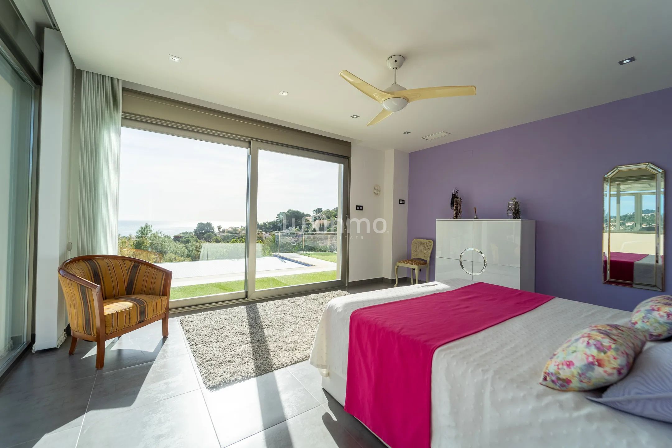 Вилла  с большим участком и видом на море в Кальпе — photo 15