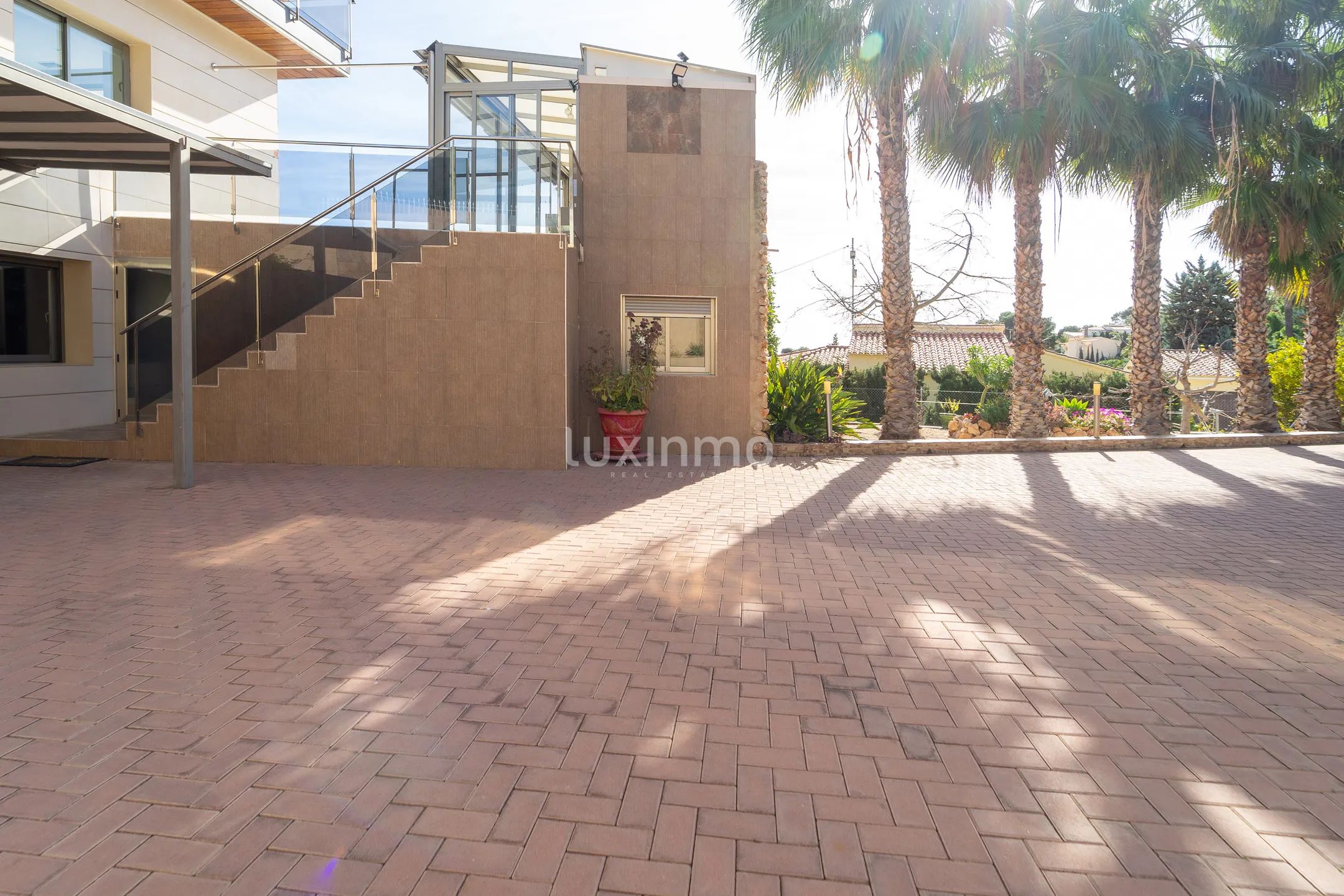 Вилла  с большим участком и видом на море в Кальпе — photo 39