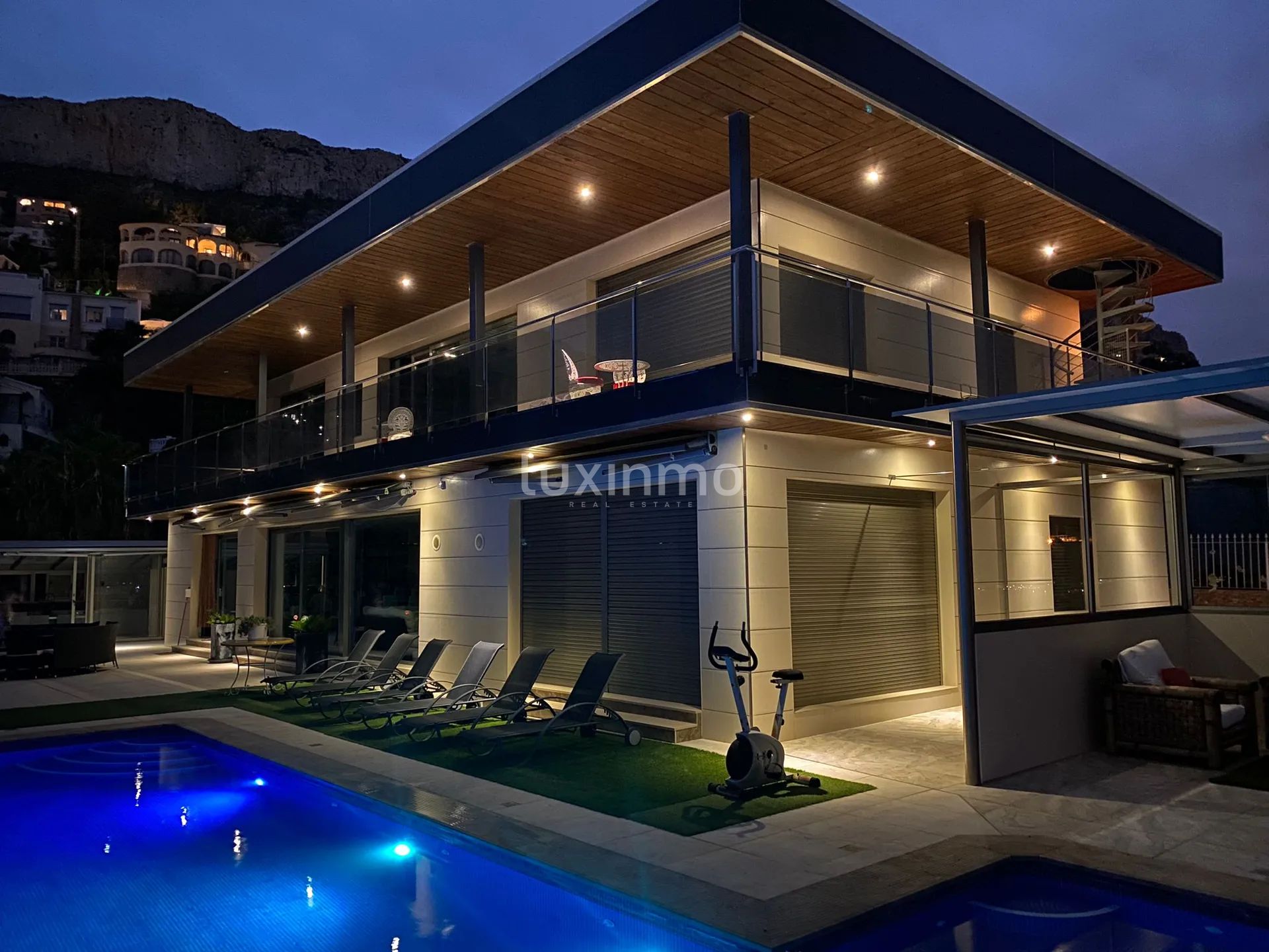 Вилла  с большим участком и видом на море в Кальпе — photo 46