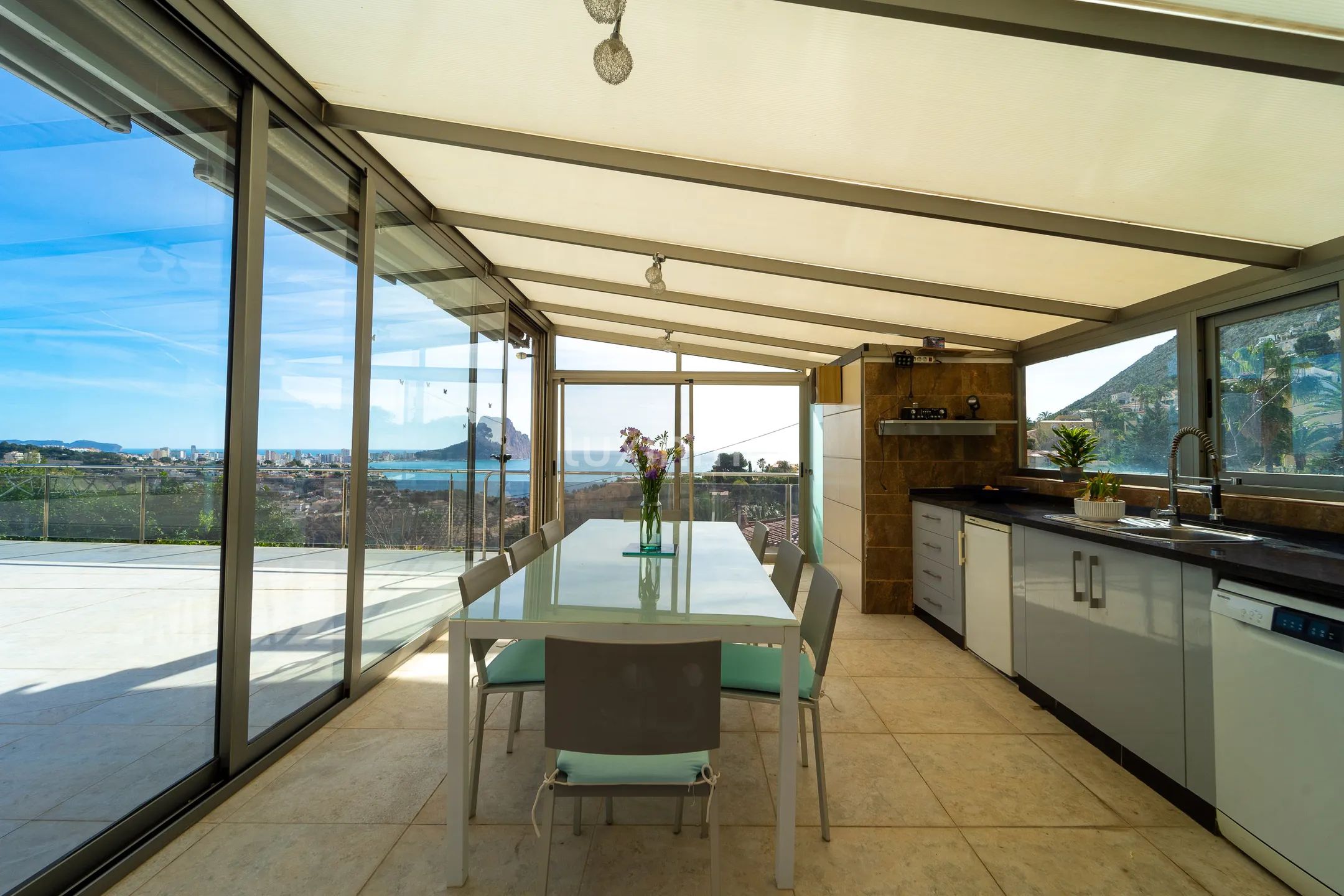 Вилла  с большим участком и видом на море в Кальпе — photo 38