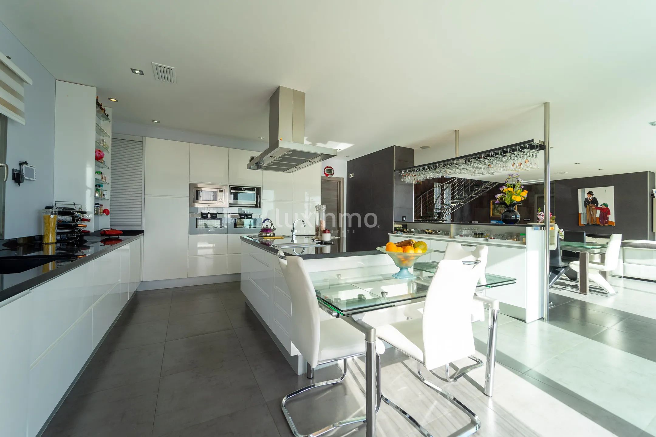 Вилла  с большим участком и видом на море в Кальпе — photo 11