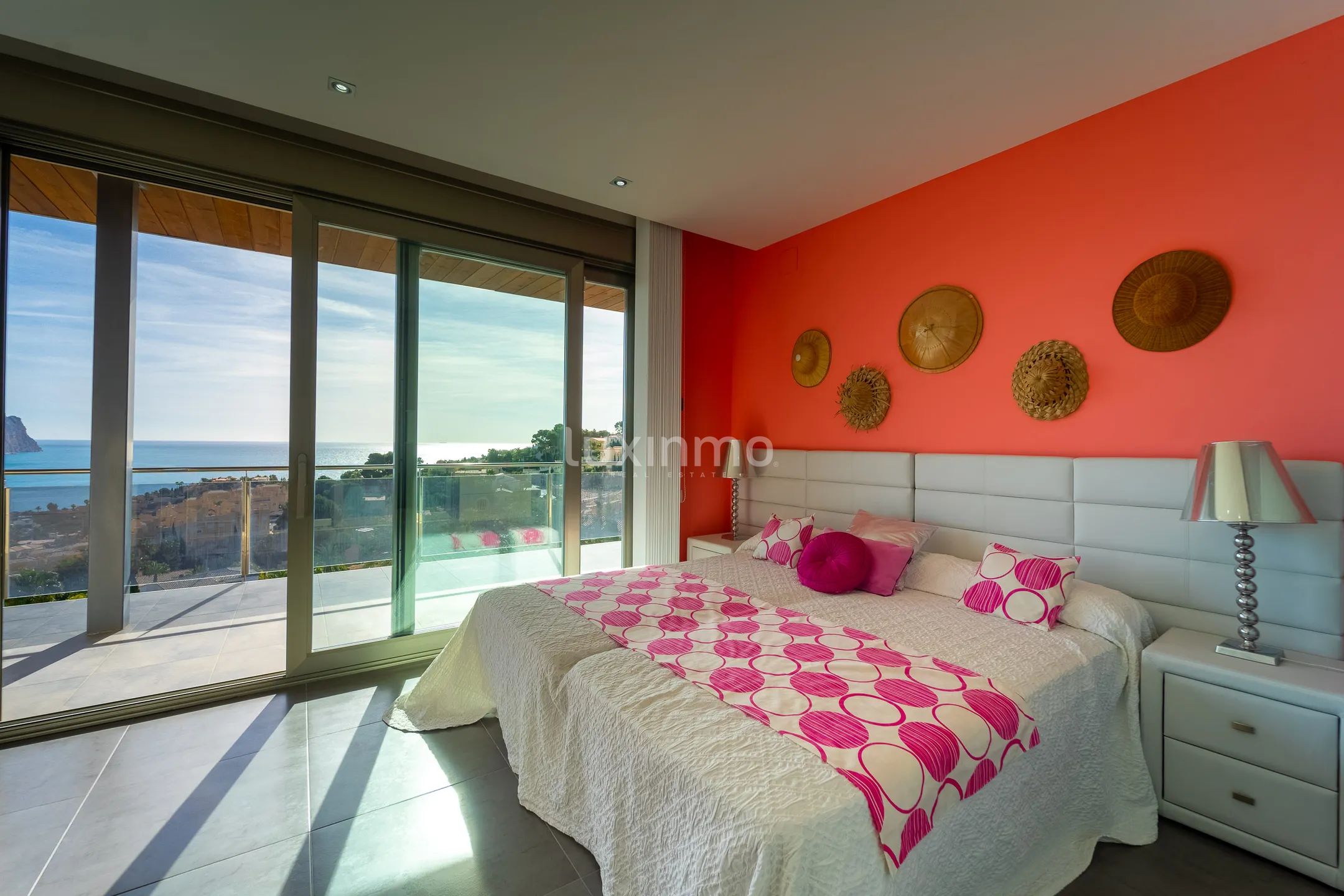 Вилла  с большим участком и видом на море в Кальпе — photo 23