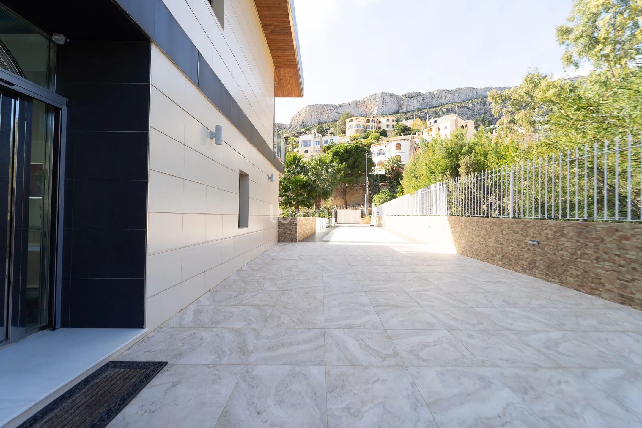 Вилла  с большим участком и видом на море в Кальпе — photo 42