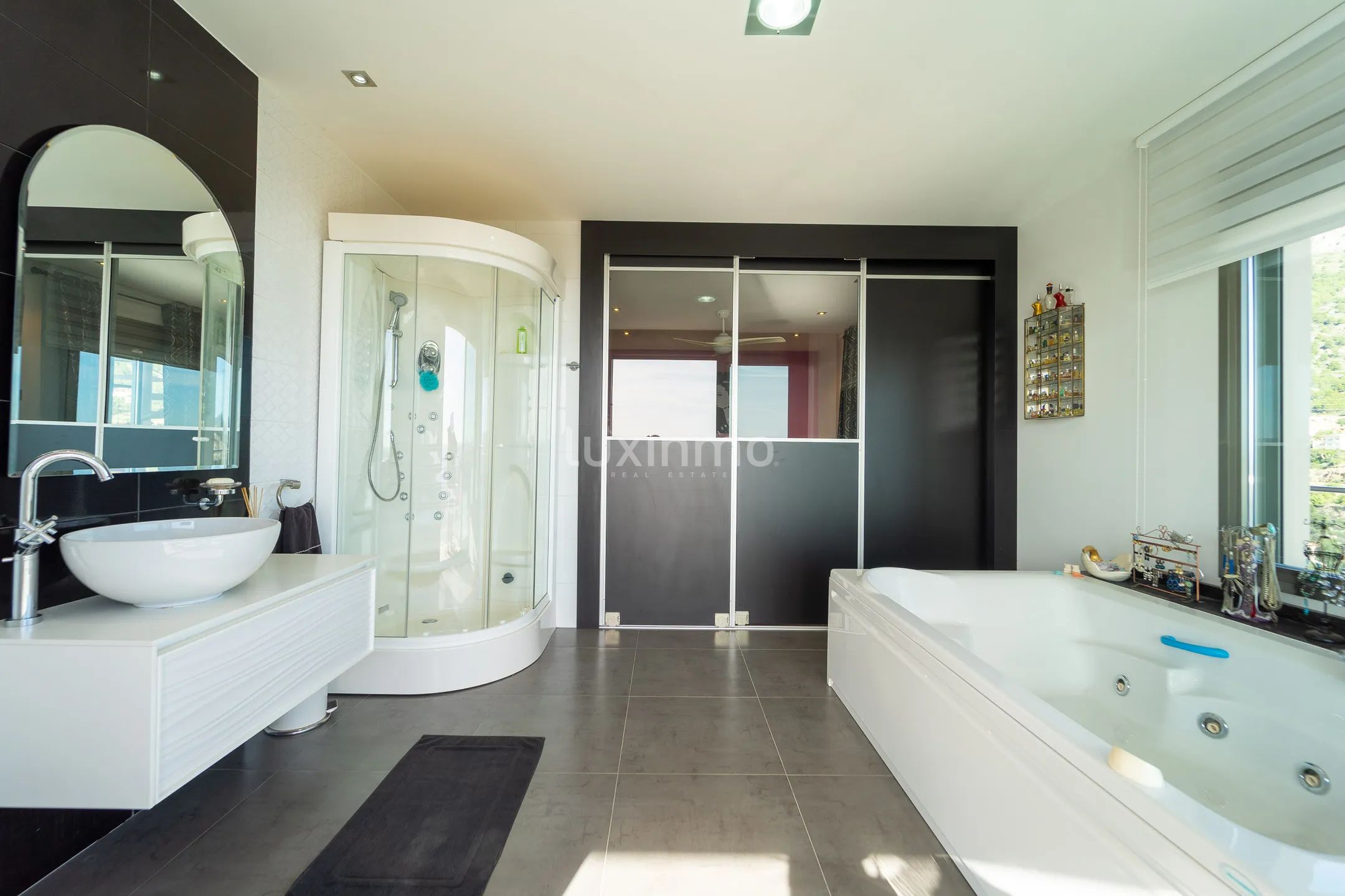 Вилла  с большим участком и видом на море в Кальпе — photo 33