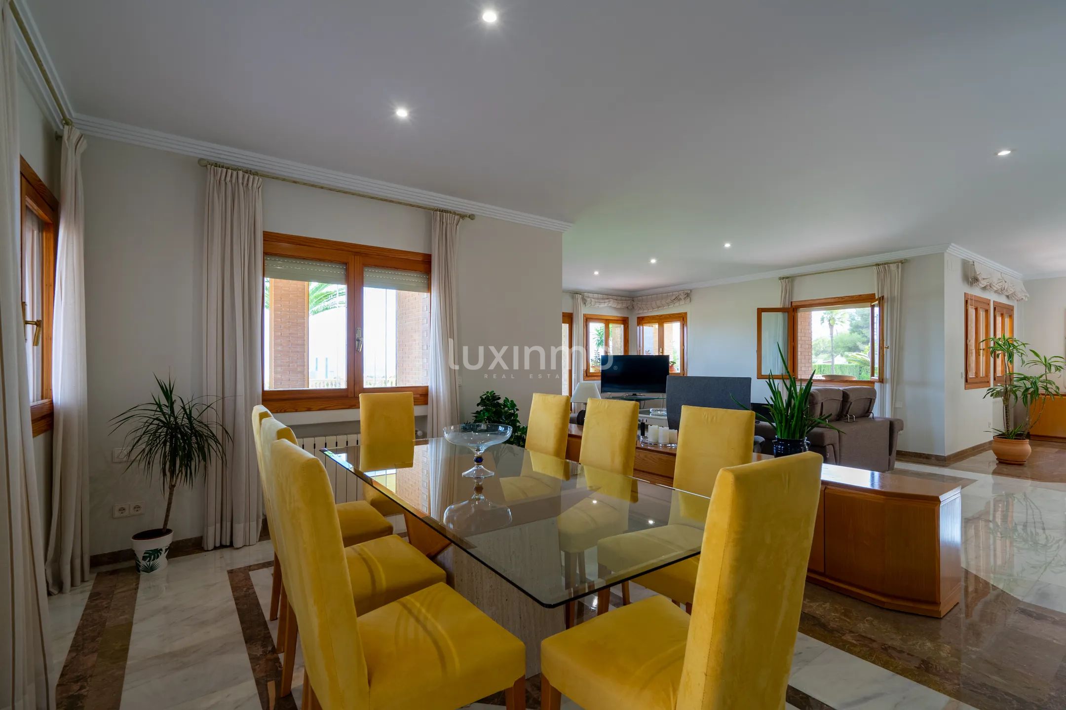 Se vende villa en Calpe con vistas panoramicas — photo 10