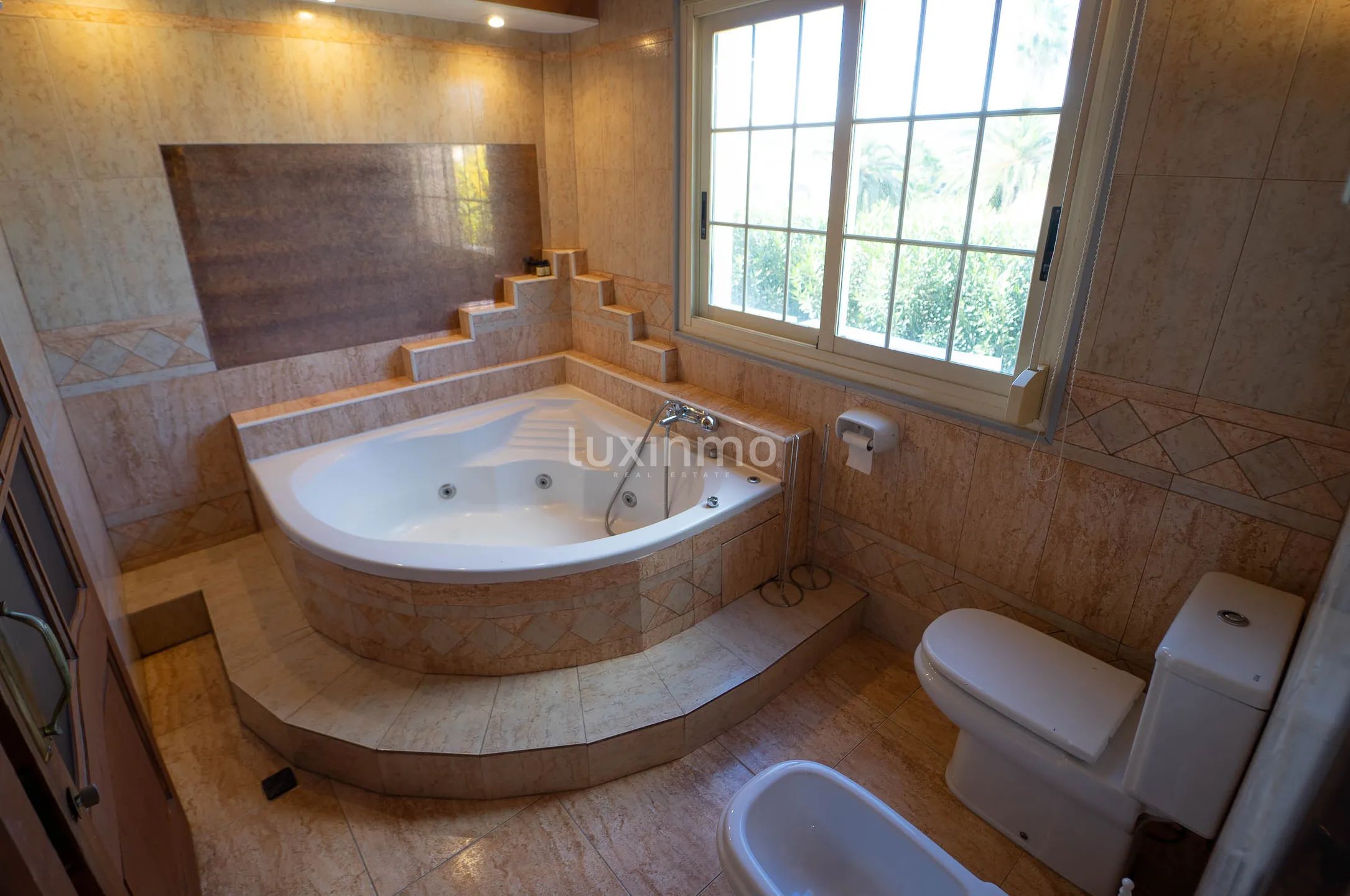 Продажа виллы рядом с морем в Кальпе — photo 11
