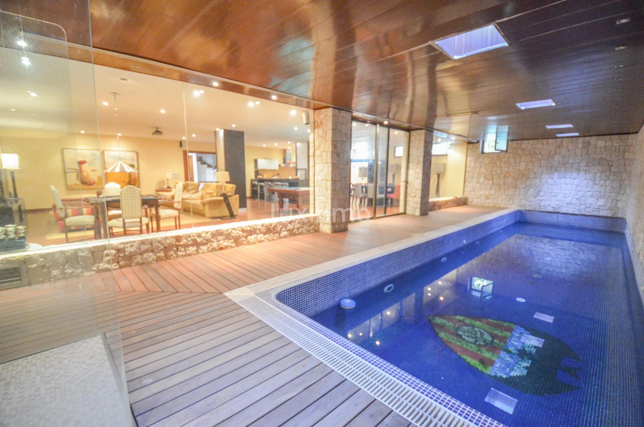 Grande villa orientée au sud dans un endroit privilégié — photo 8