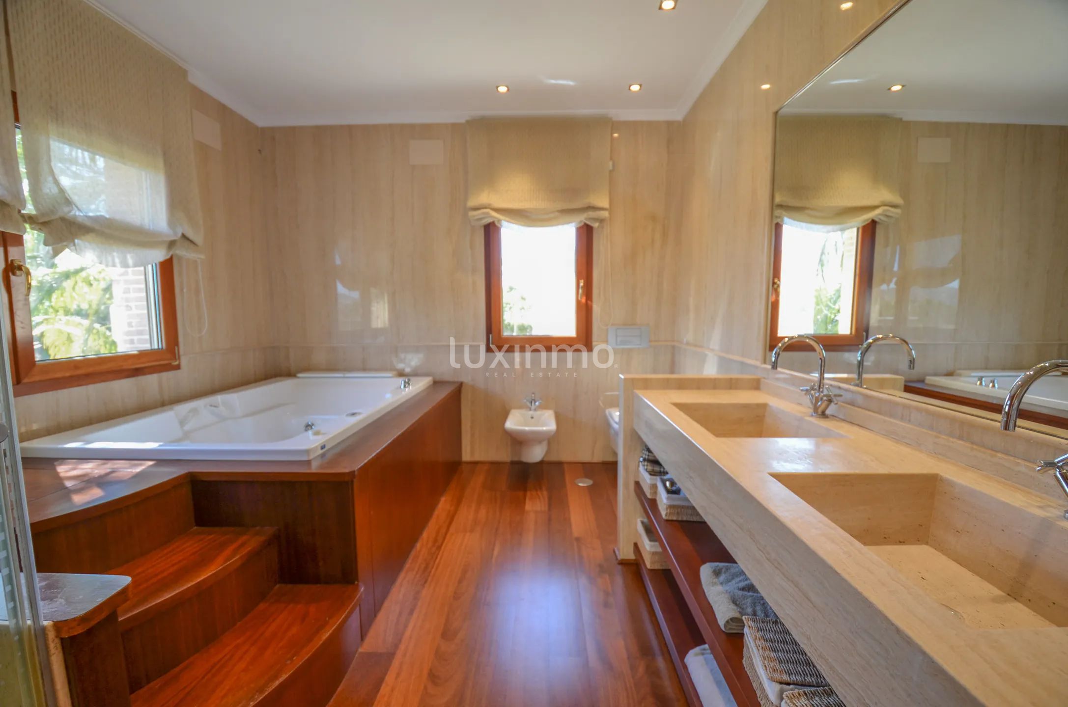 Grande villa orientée au sud dans un endroit privilégié — photo 27