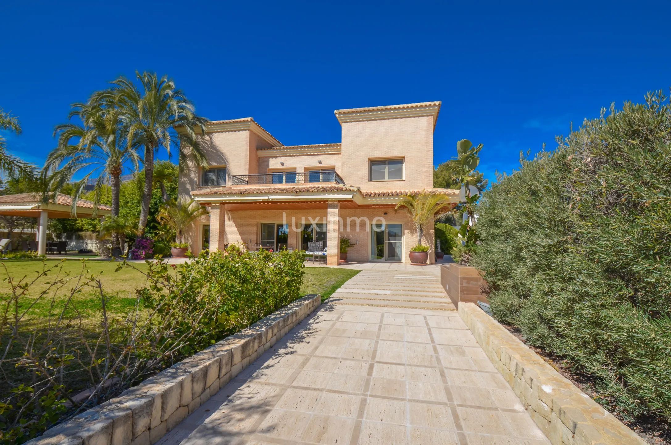 Grande villa orientée au sud dans un endroit privilégié — photo 42