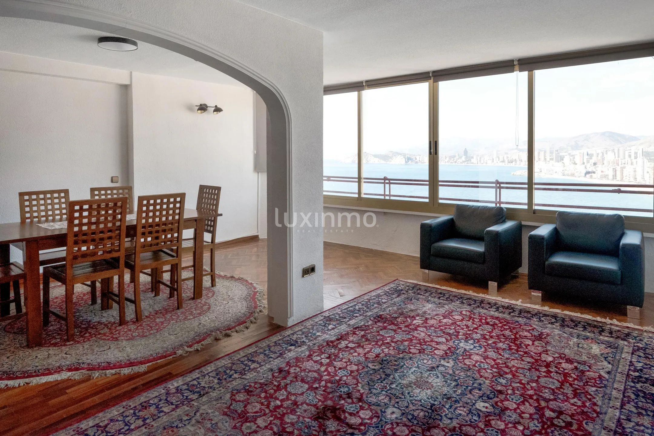 Spacious flat with spectacular sea views for sale — photo 4