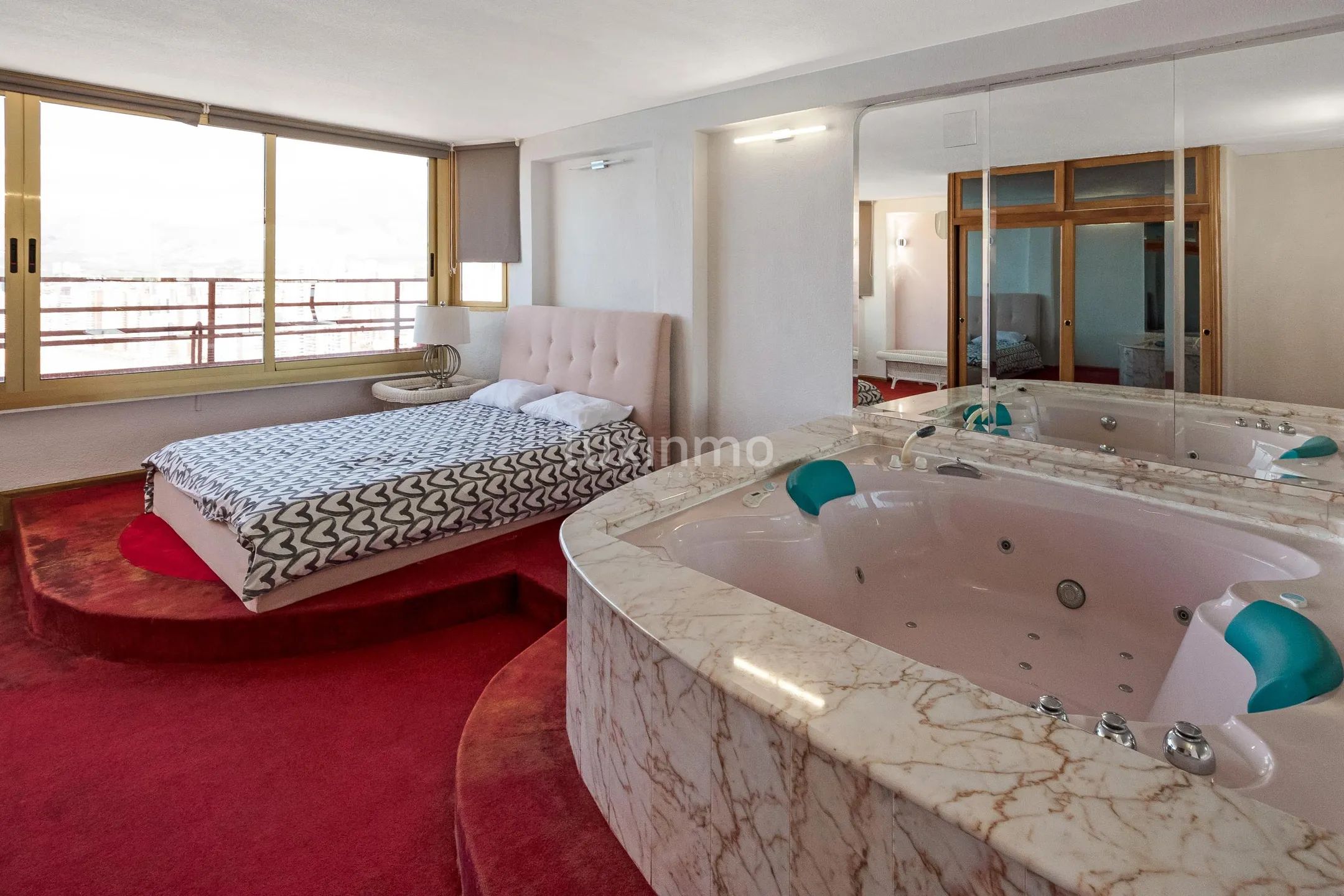 Romslig leilighet med spektakulær utsikt over havet til salgs — photo 13