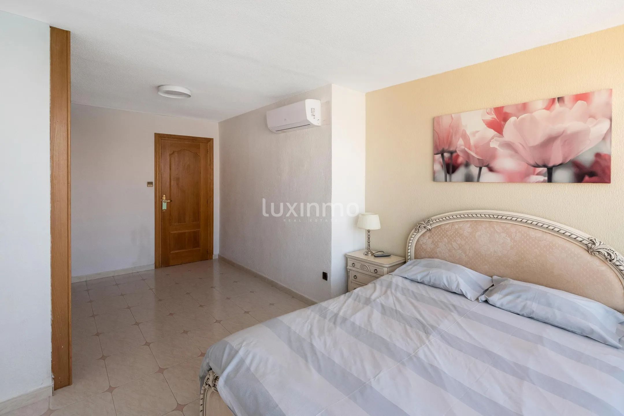 Romslig leilighet med spektakulær utsikt over havet til salgs — photo 9