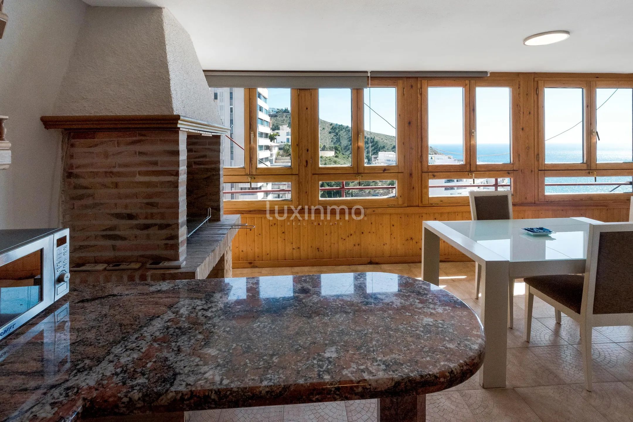 Romslig leilighet med spektakulær utsikt over havet til salgs — photo 15