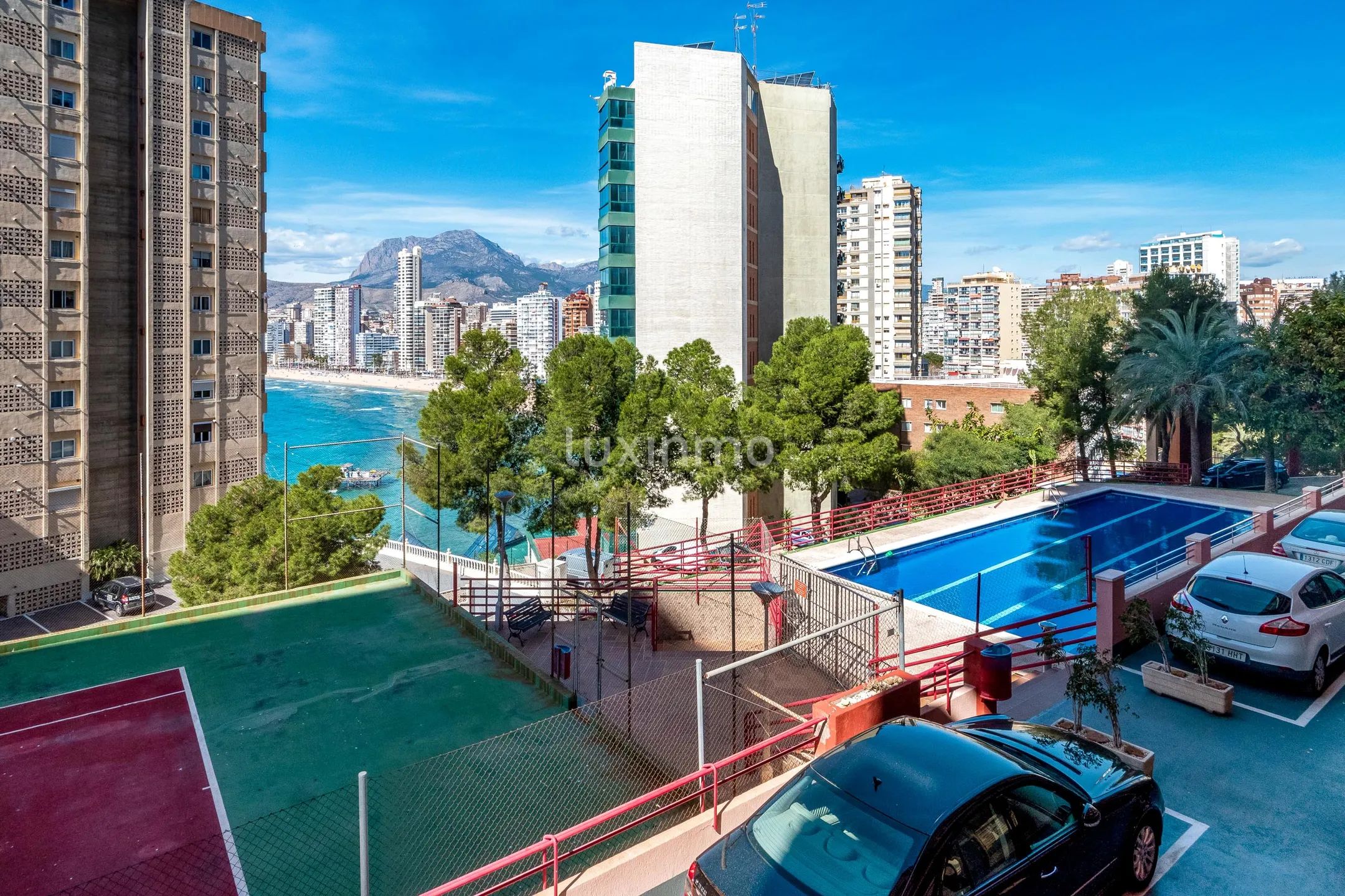 Spacious flat with spectacular sea views for sale — photo 20