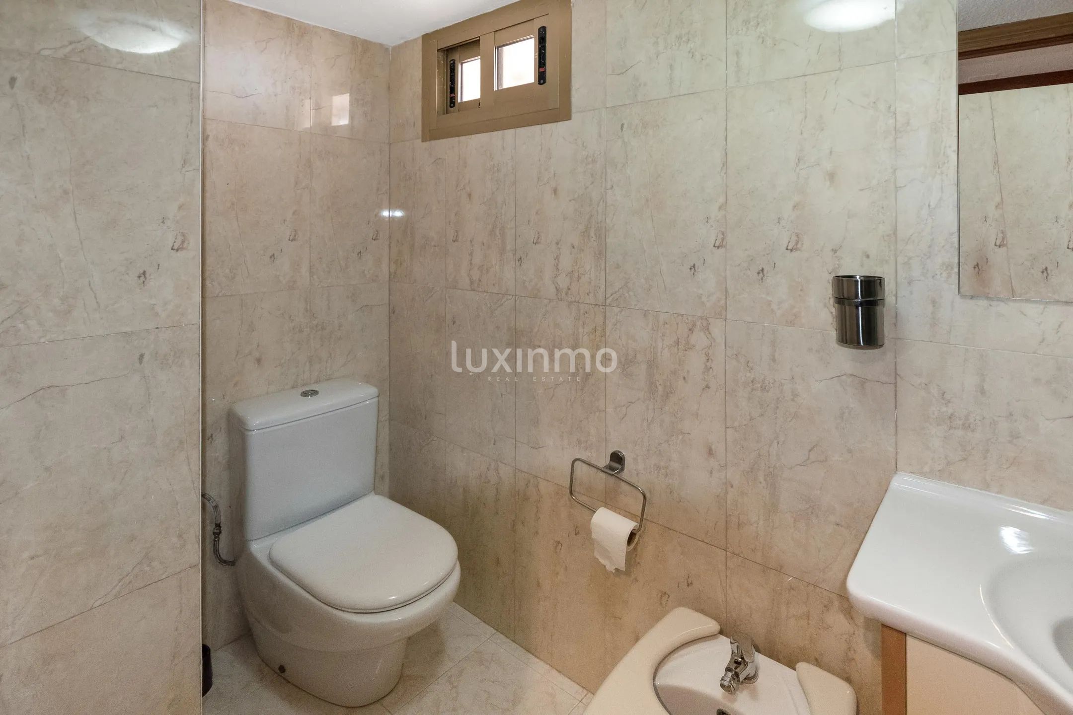 Romslig leilighet med spektakulær utsikt over havet til salgs — photo 11