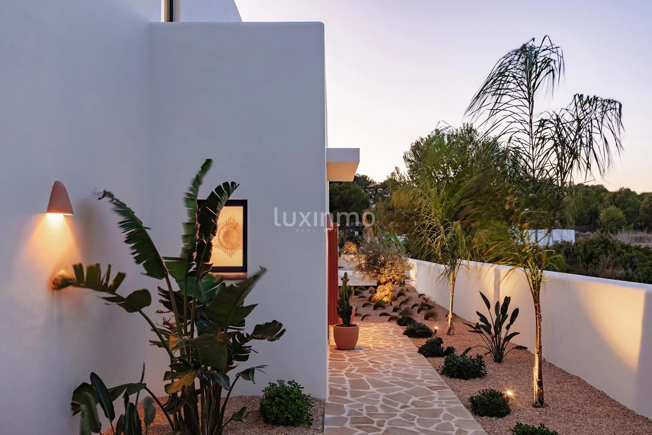 Chalet de estilo ibicenco con vistas al mar en Moraira — photo 4