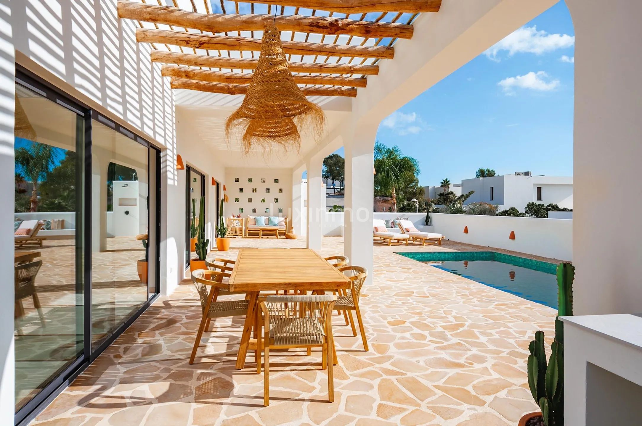 Chalet de estilo ibicenco con vistas al mar en Moraira — photo 9
