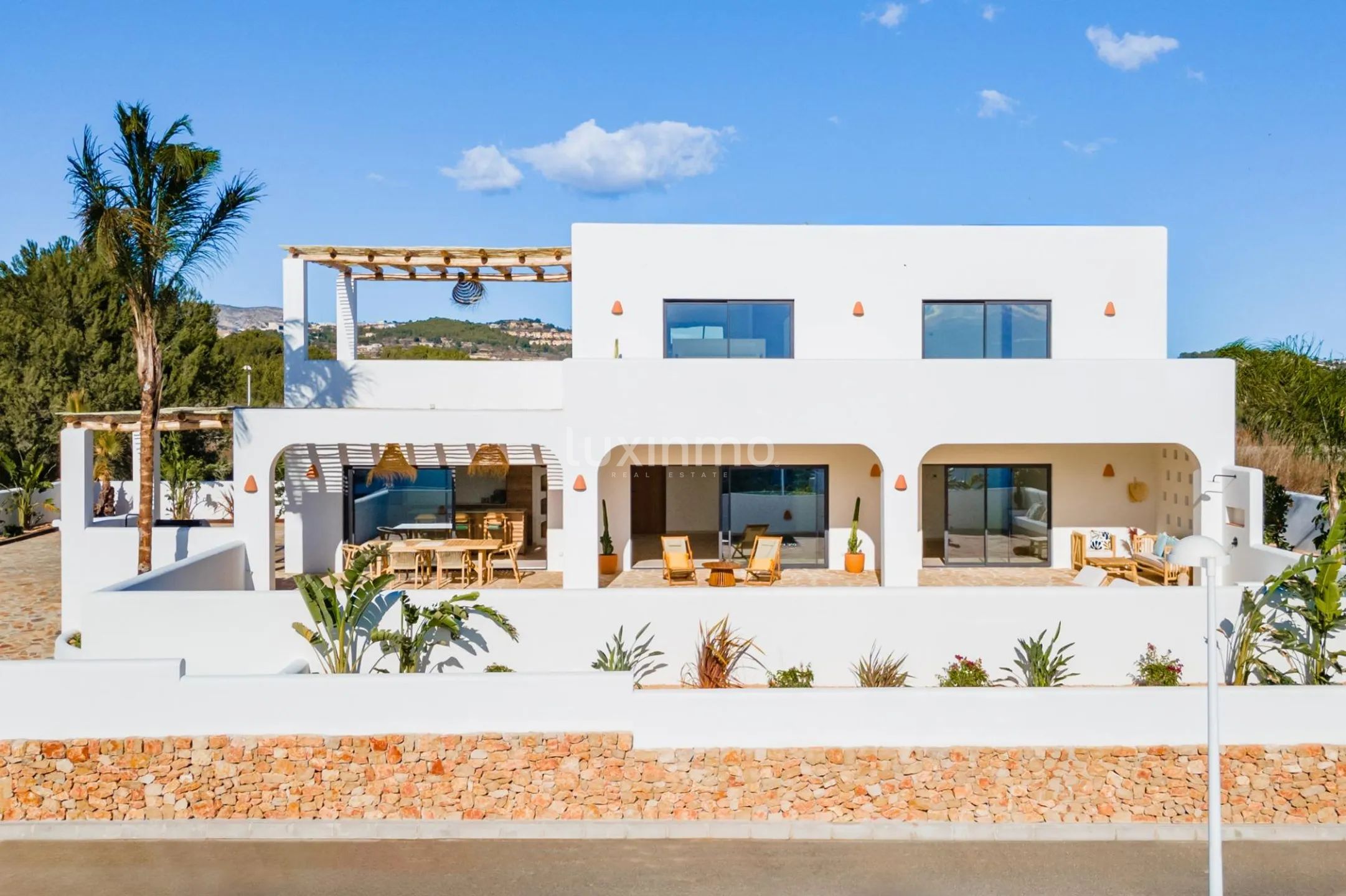 Chalet de estilo ibicenco con vistas al mar en Moraira — photo 2