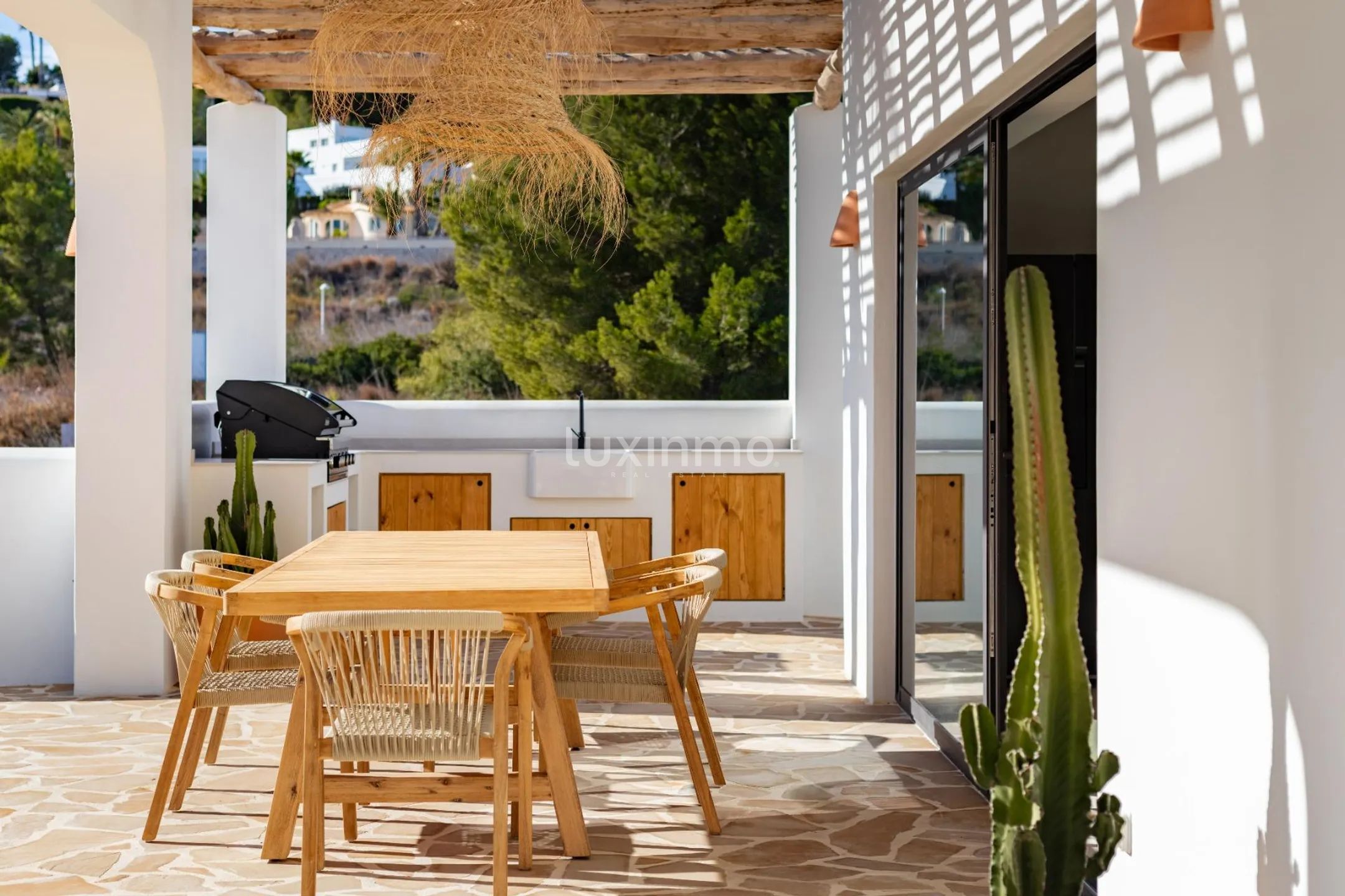 Chalet de estilo ibicenco con vistas al mar en Moraira — photo 8