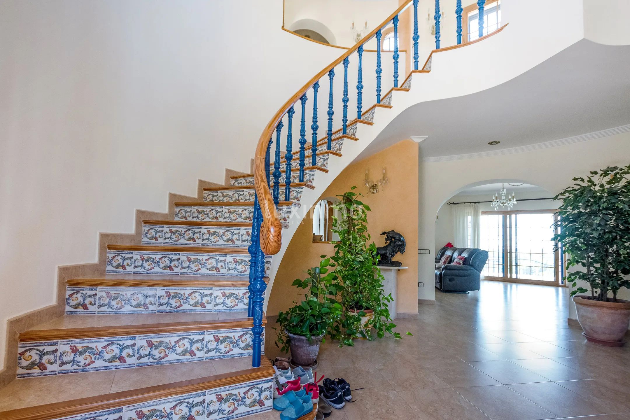 Preciosa villa con vistas al mar y a la montaña en venta en Altea — photo 3