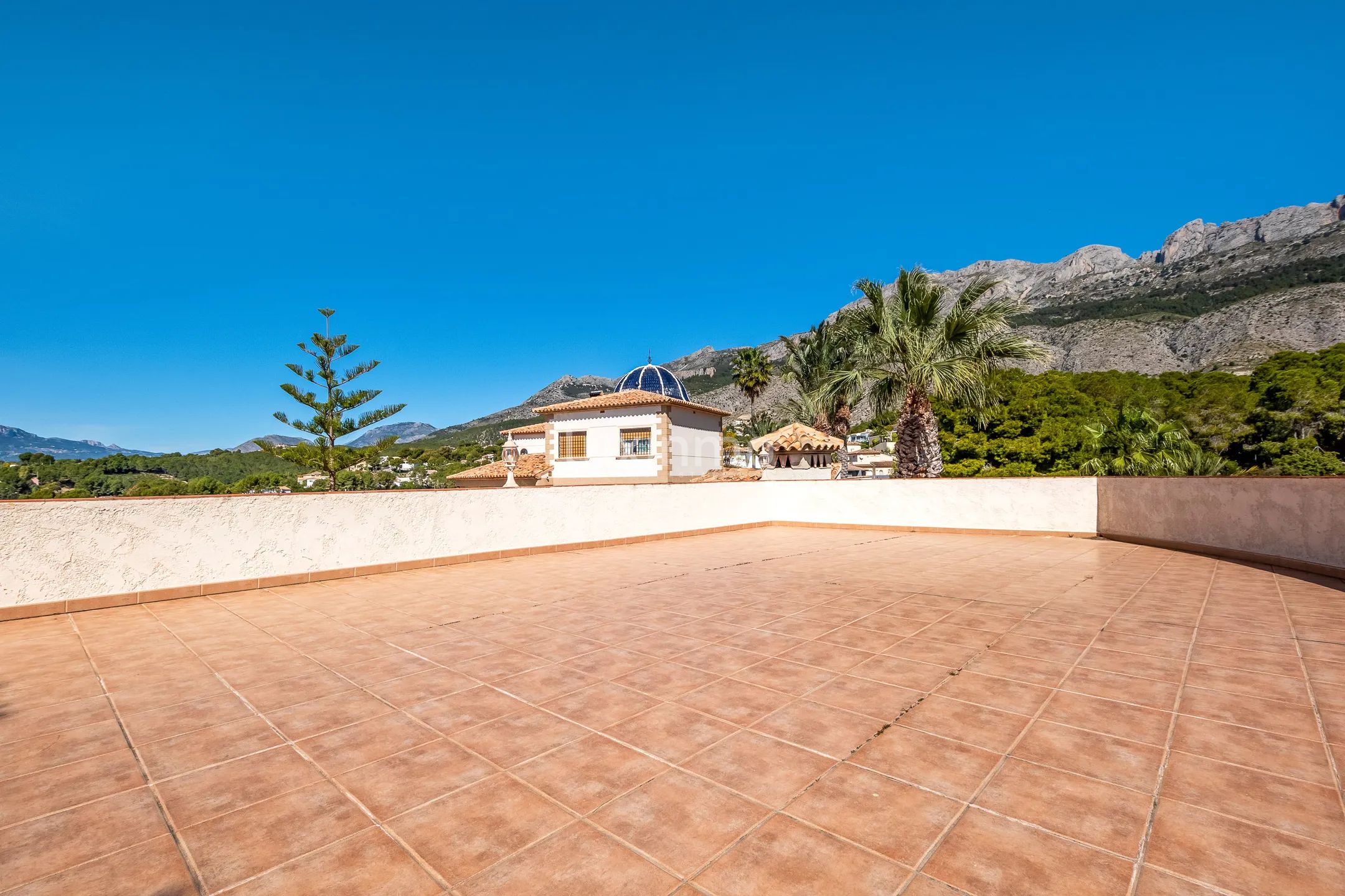 Belle villa avec vue sur la mer et les montagnes à vendre à Altea — photo 18