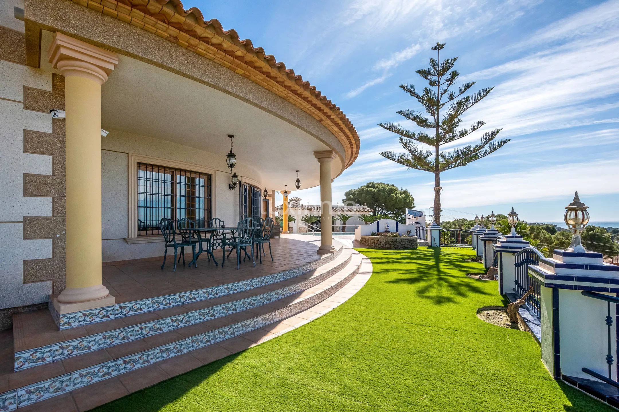 Belle villa avec vue sur la mer et les montagnes à vendre à Altea — photo 15