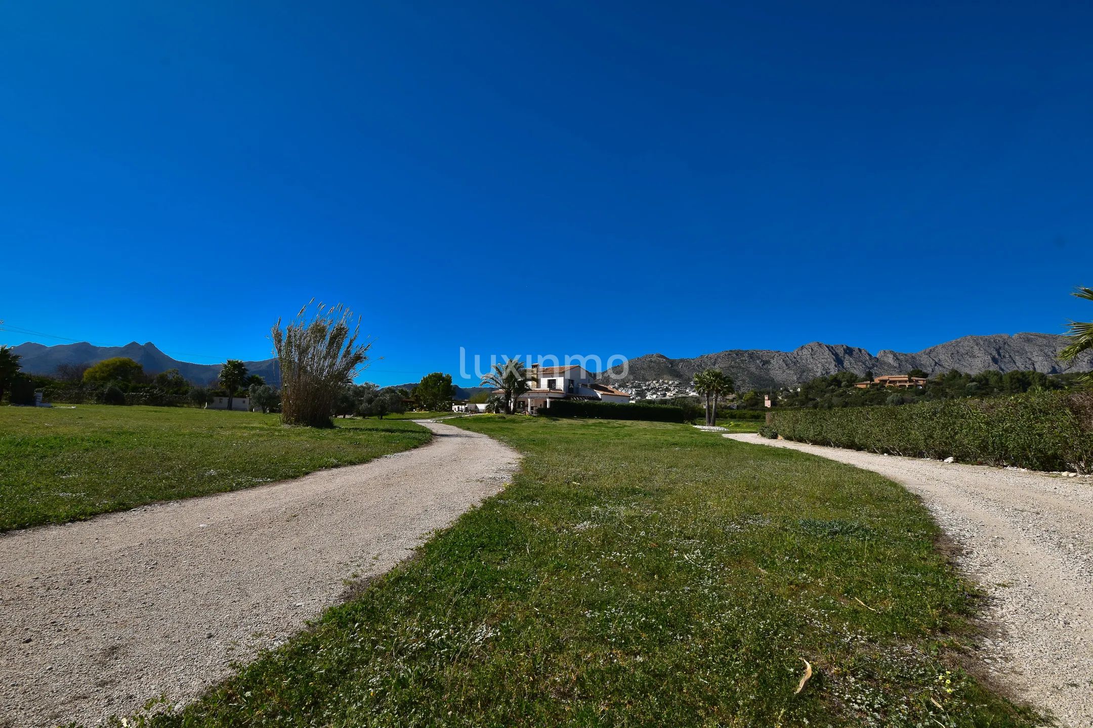 Красивая солнечная финка рядом с песчаными пляжами — photo 50