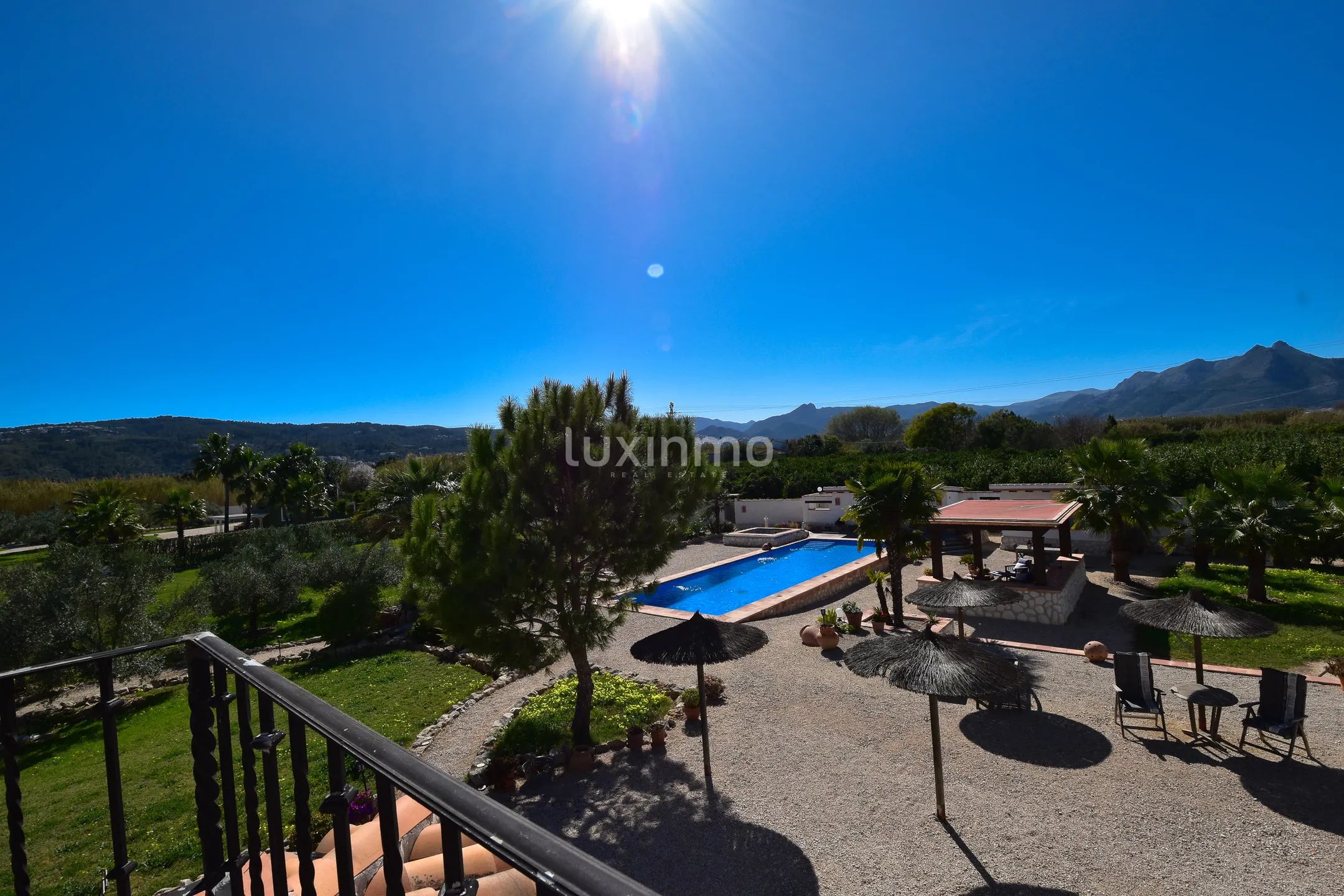 Красивая солнечная финка рядом с песчаными пляжами — photo 32