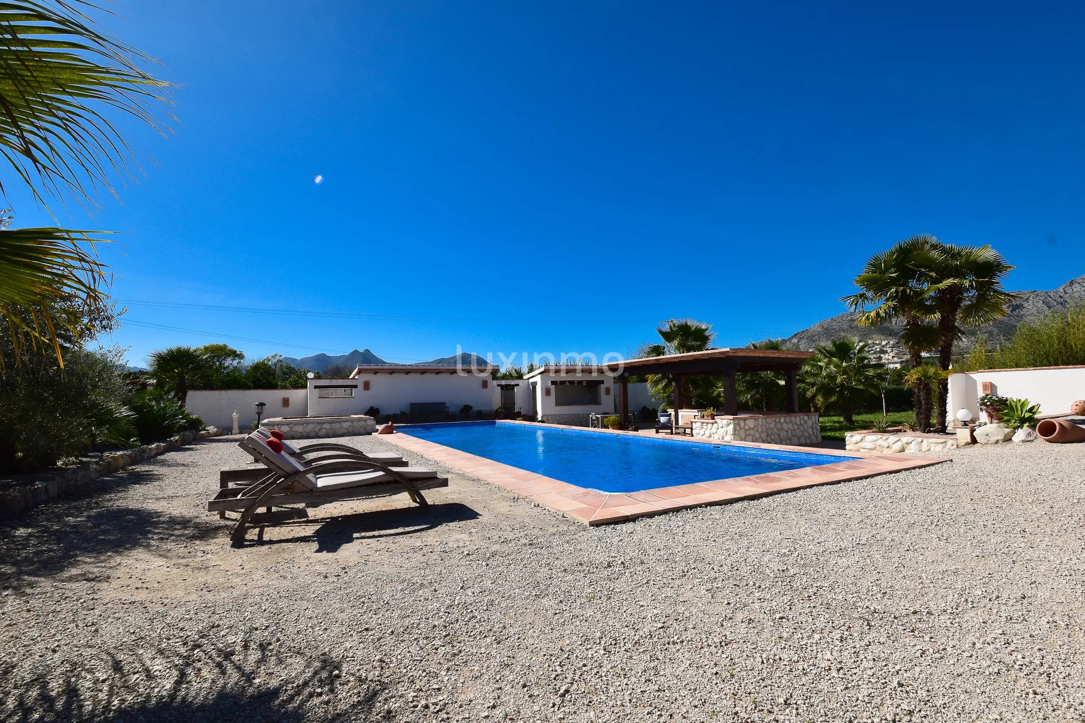 Красивая солнечная финка рядом с песчаными пляжами — photo 38