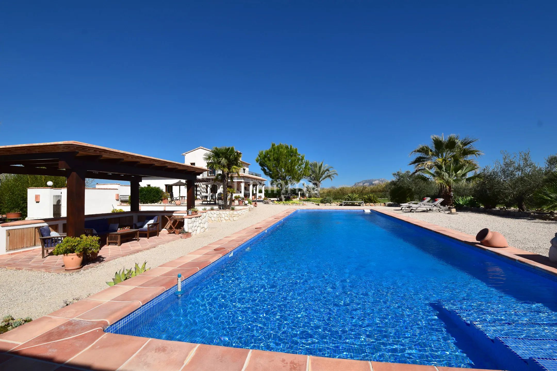 Красивая солнечная финка рядом с песчаными пляжами — photo 37