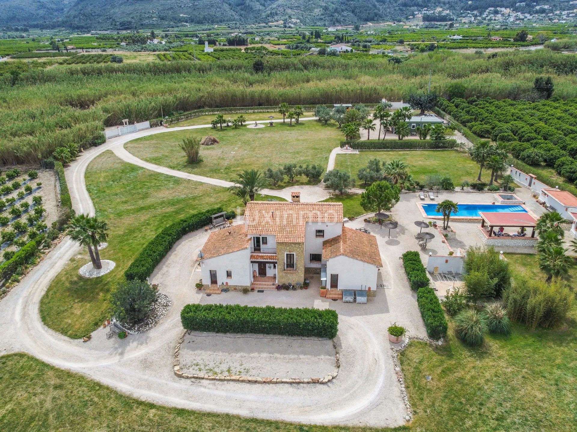 Красивая солнечная финка рядом с песчаными пляжами — photo 73