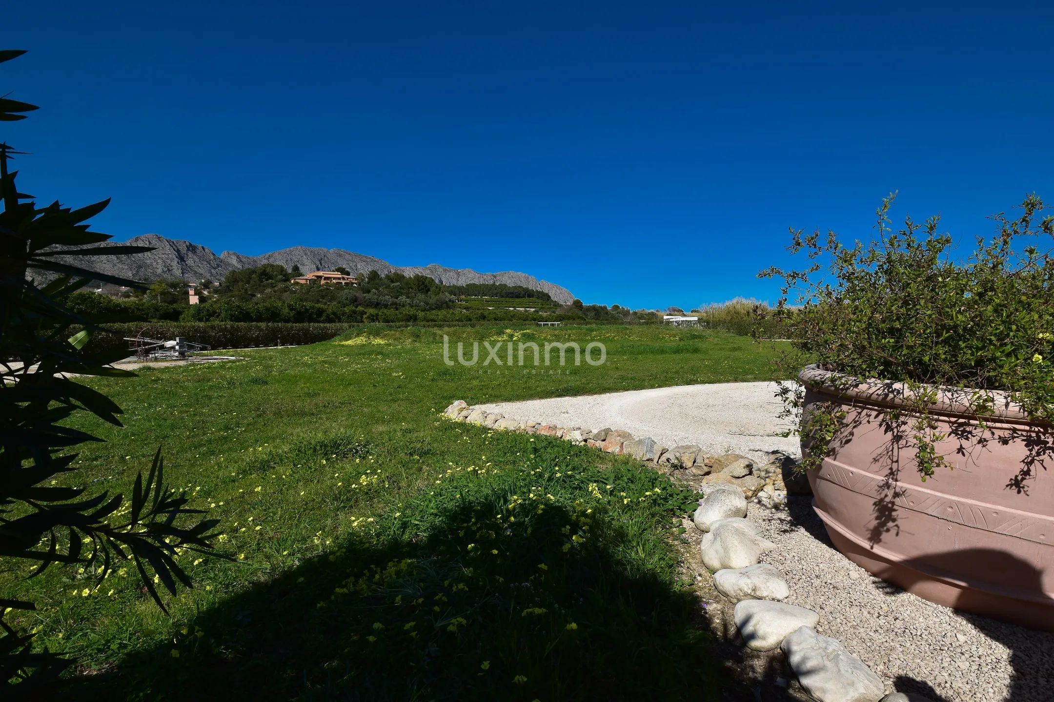 Красивая солнечная финка рядом с песчаными пляжами — photo 48