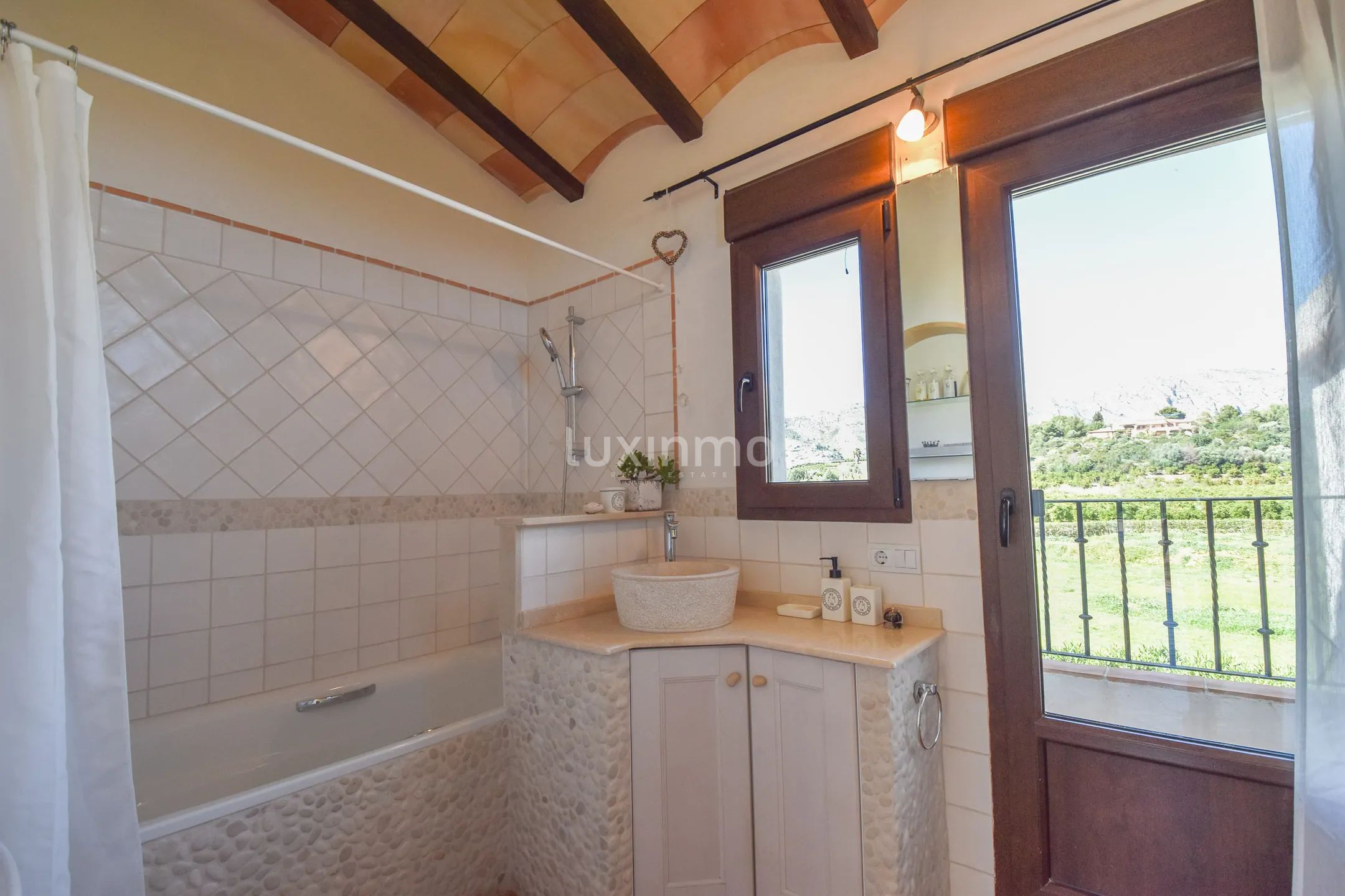 Красивая солнечная финка рядом с песчаными пляжами — photo 29