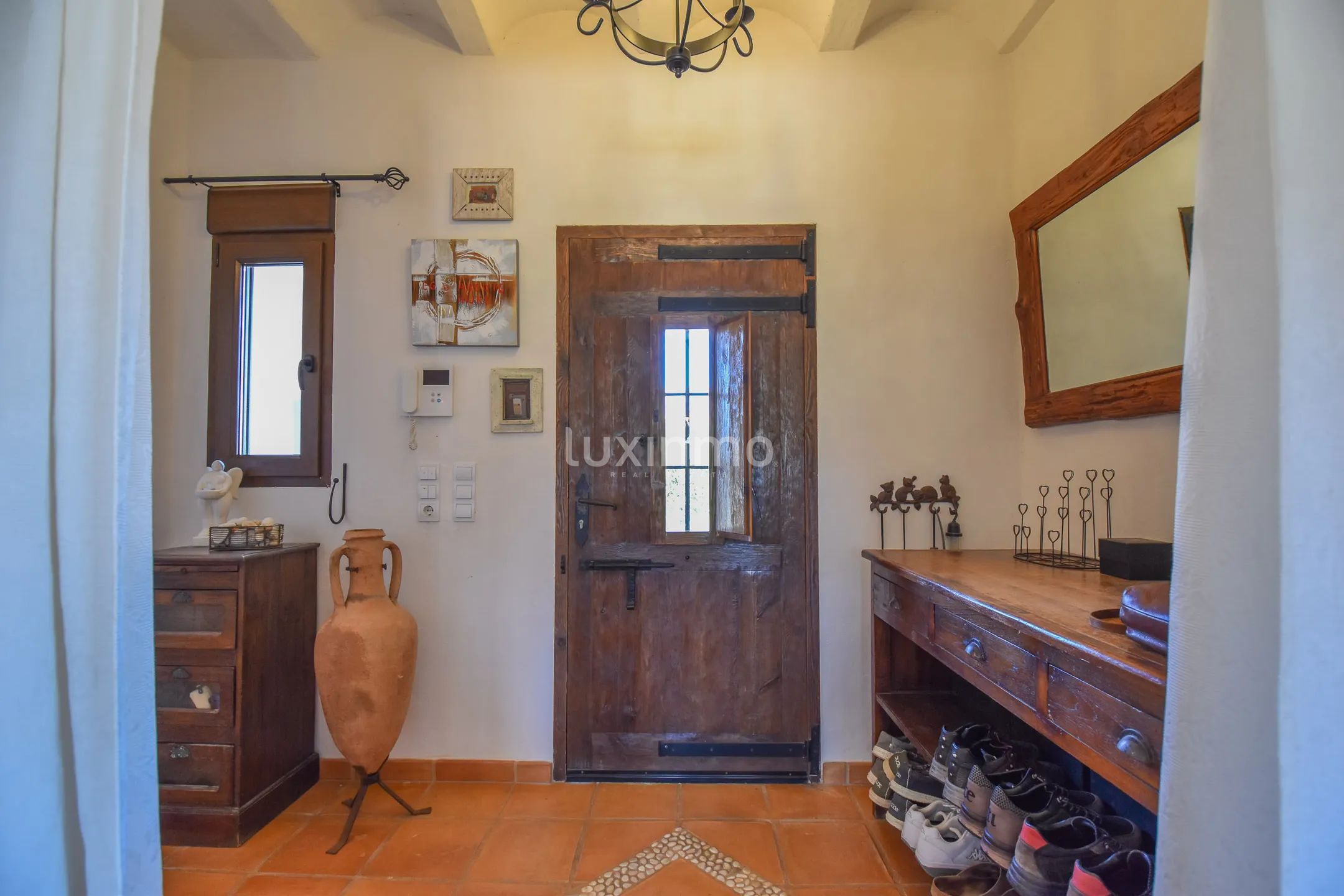 Красивая солнечная финка рядом с песчаными пляжами — photo 9