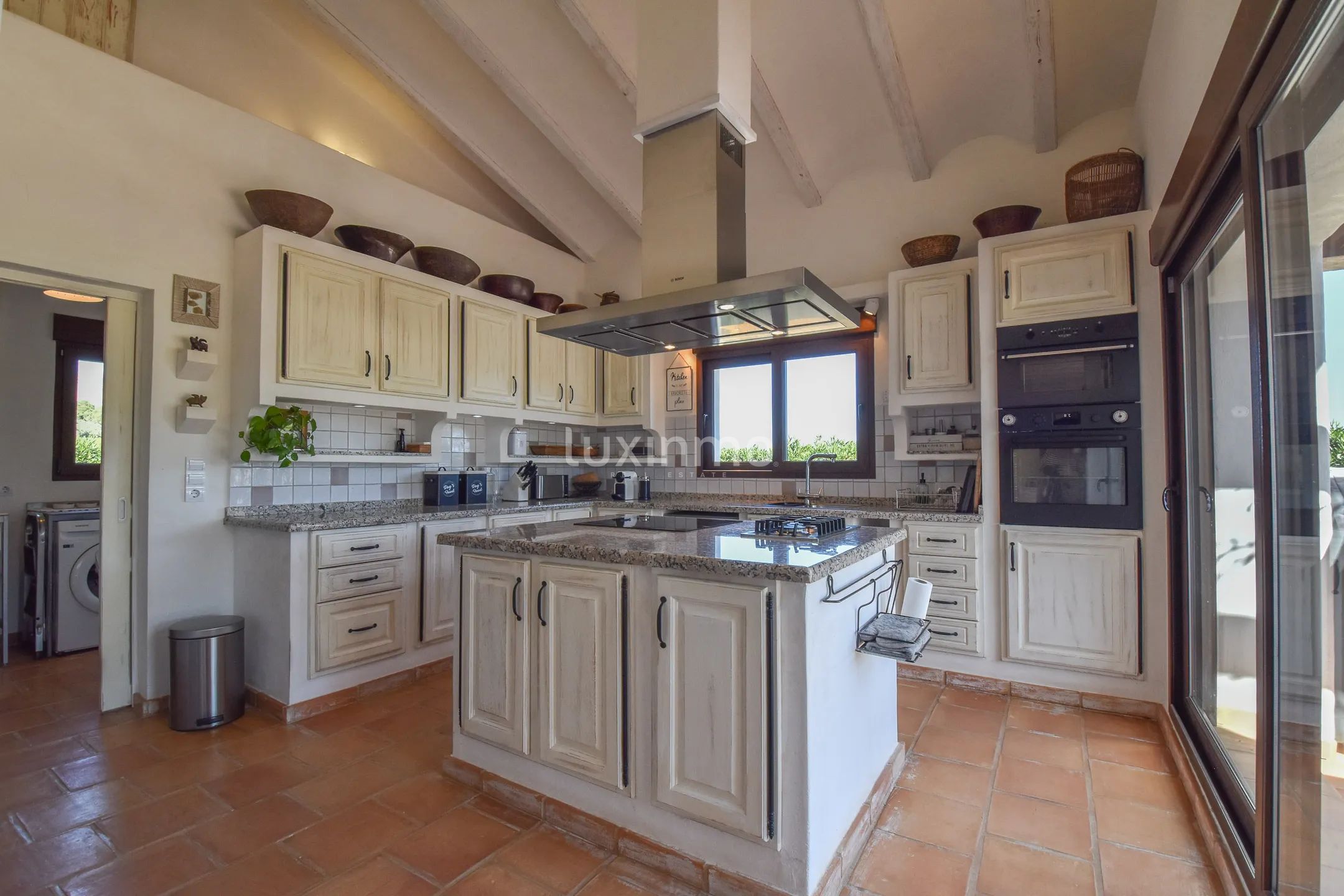 Красивая солнечная финка рядом с песчаными пляжами — photo 15