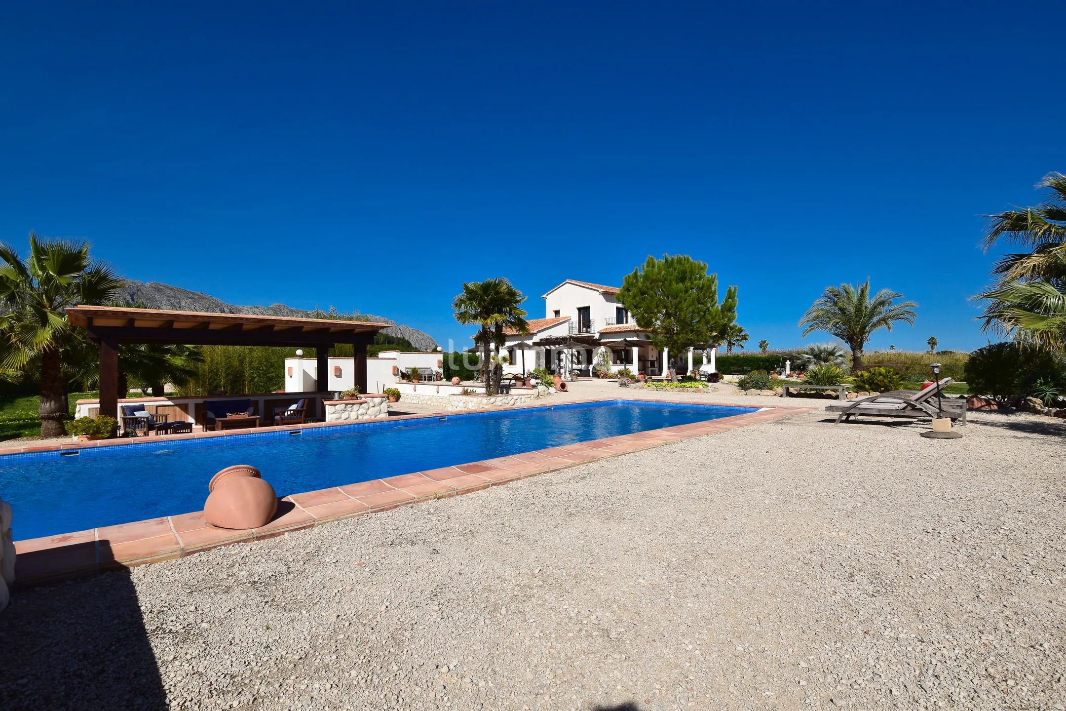 Красивая солнечная финка рядом с песчаными пляжами — photo 39