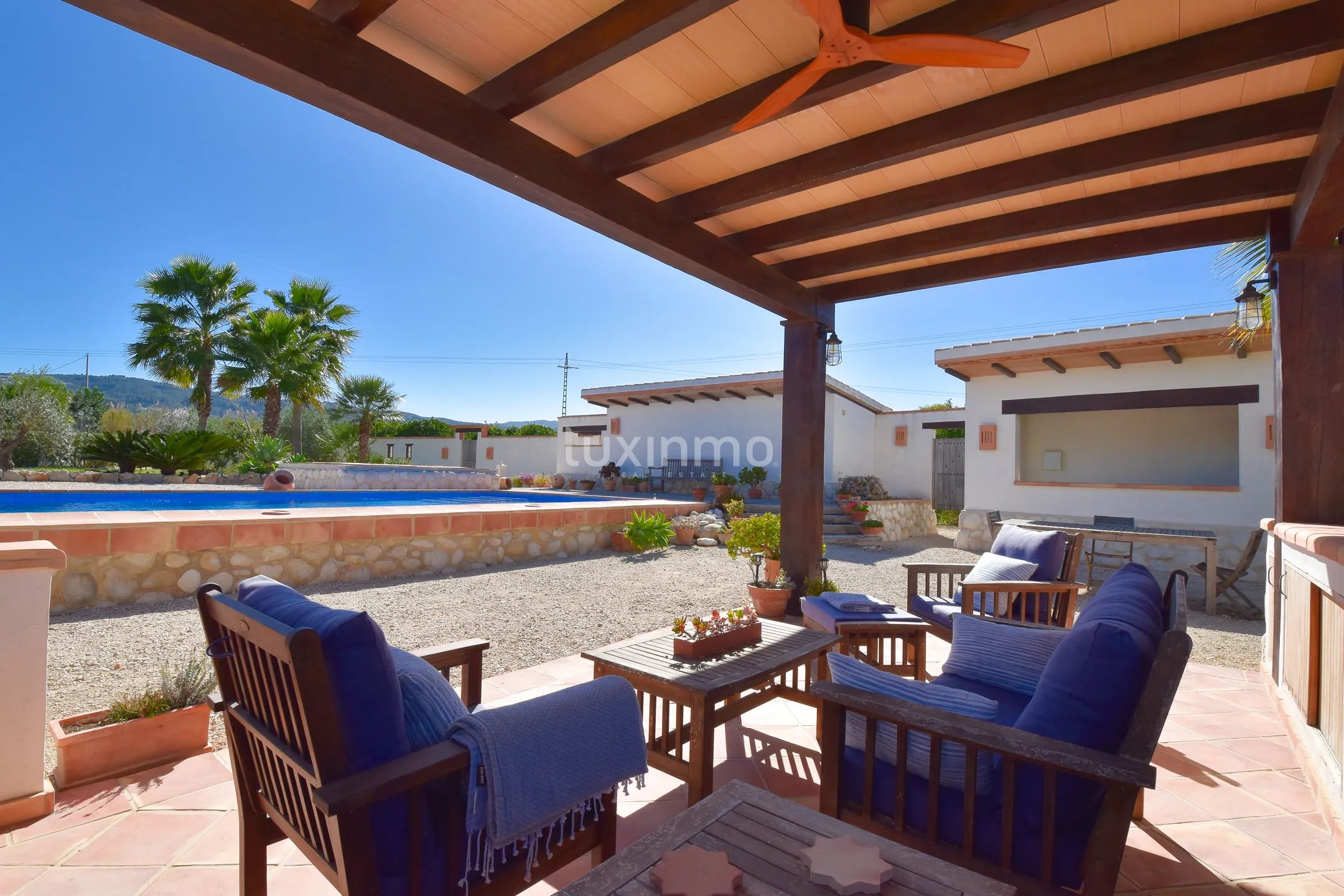 Красивая солнечная финка рядом с песчаными пляжами — photo 41